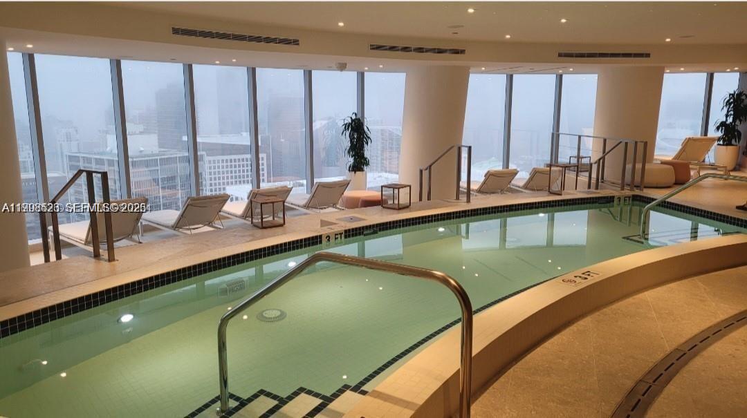 image Aston Martin Residences13