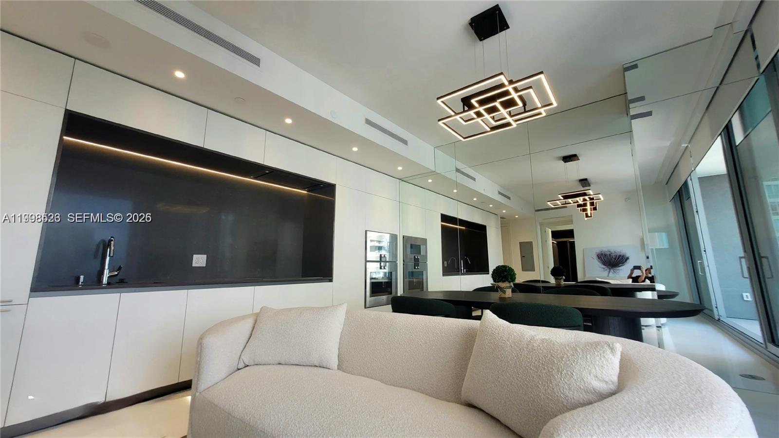 image Aston Martin Residences7