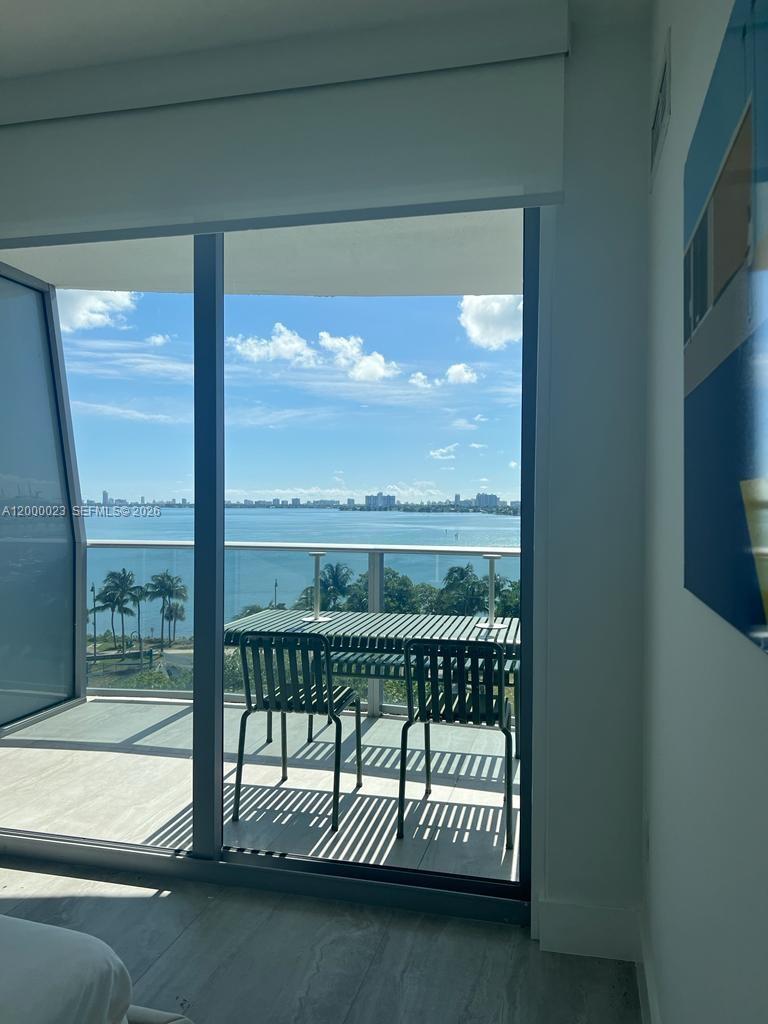 image Aria on the Bay15