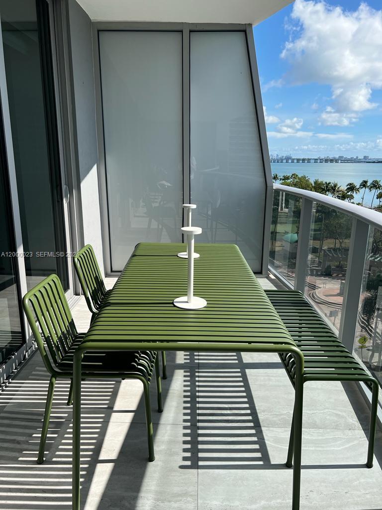 image Aria on the Bay6