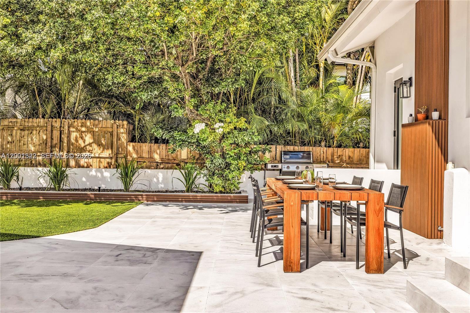 320 NE 88th St El Portal, FL 33138