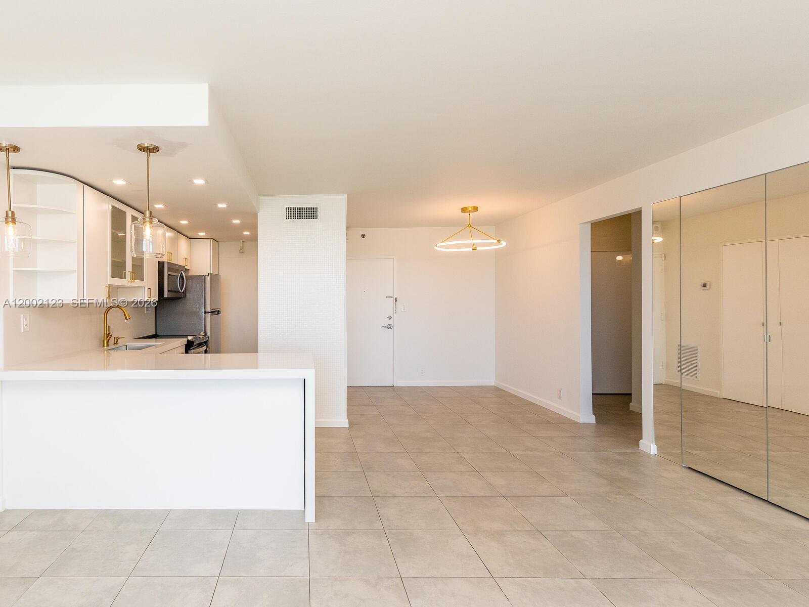 image Mirador 1000 (South Tower)16