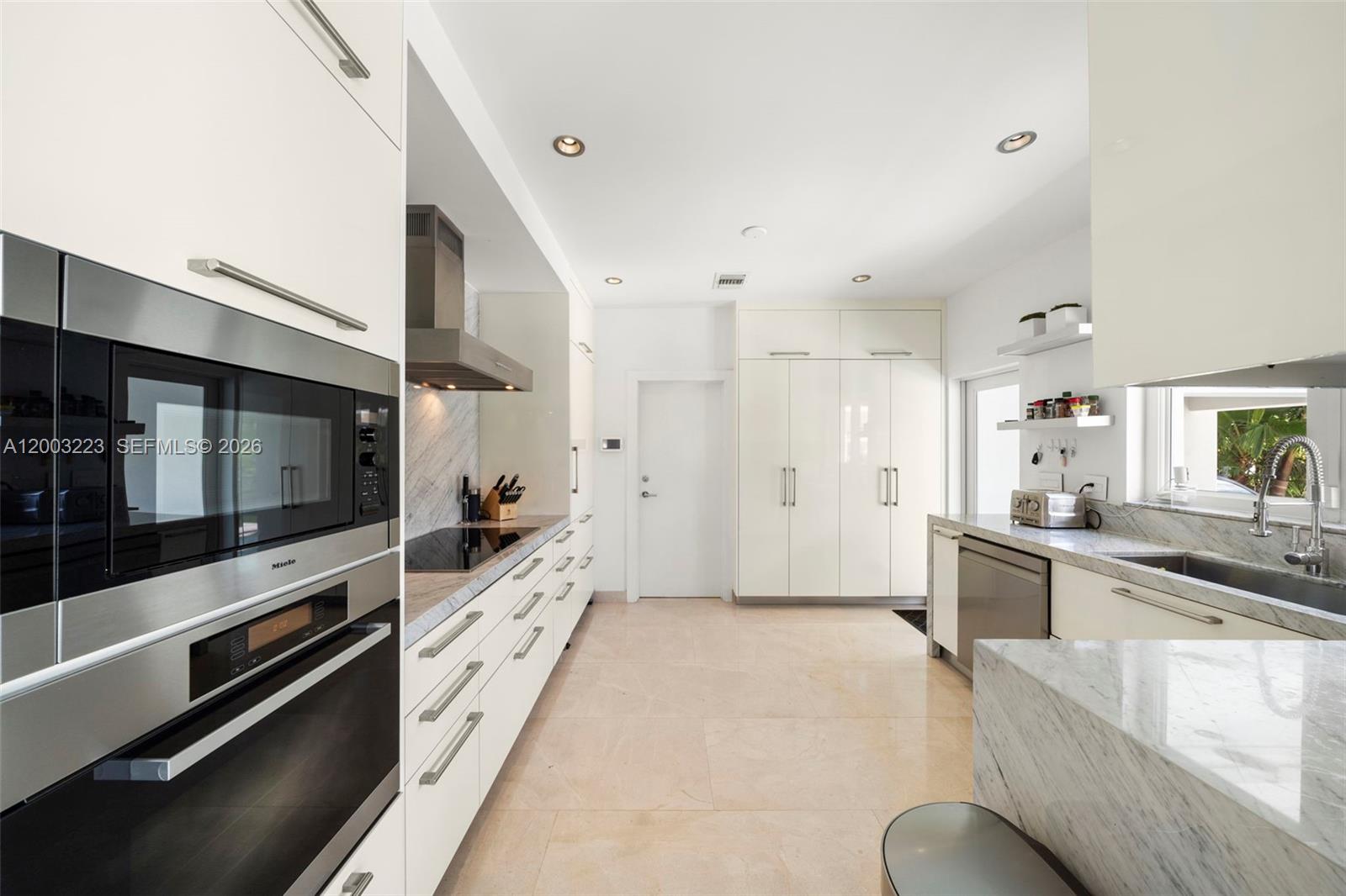 330 E San Marino Dr Miami Beach, FL 33139