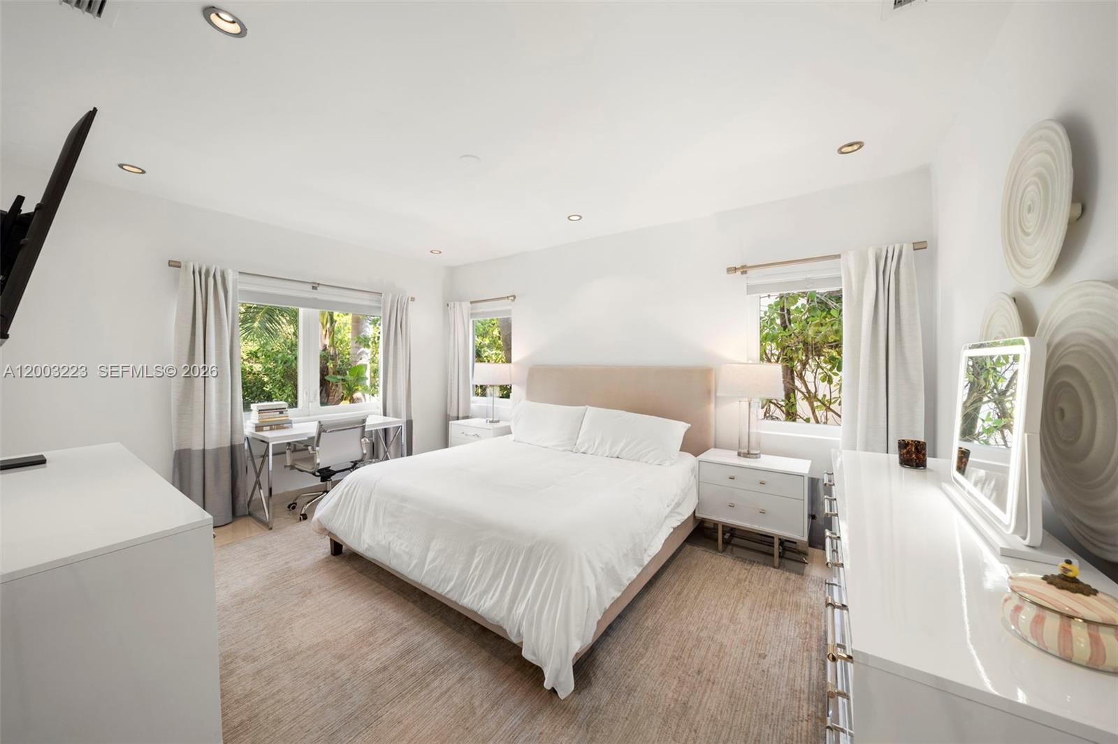 330 E San Marino Dr Miami Beach, FL 33139