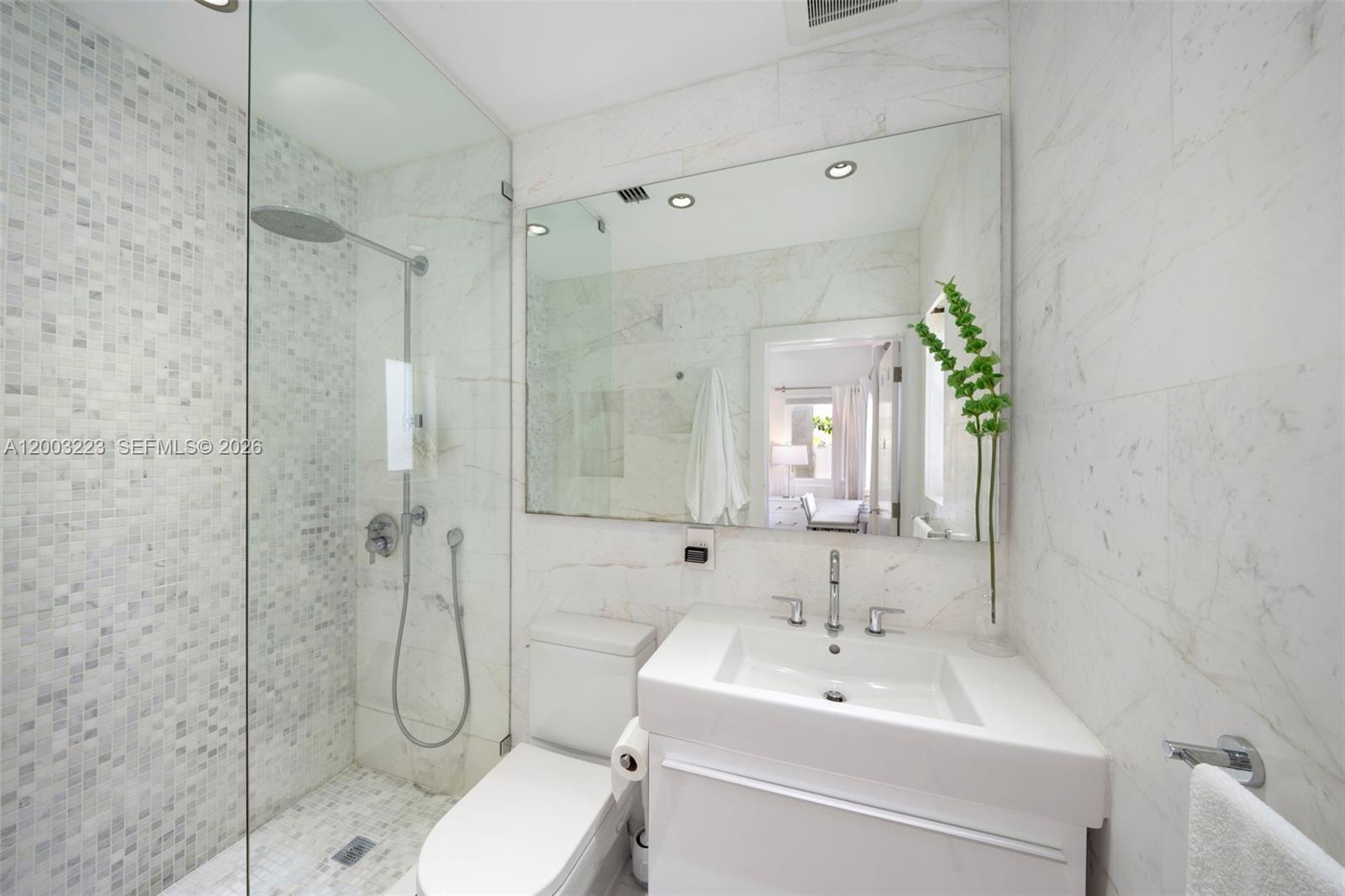 330 E San Marino Dr Miami Beach, FL 33139