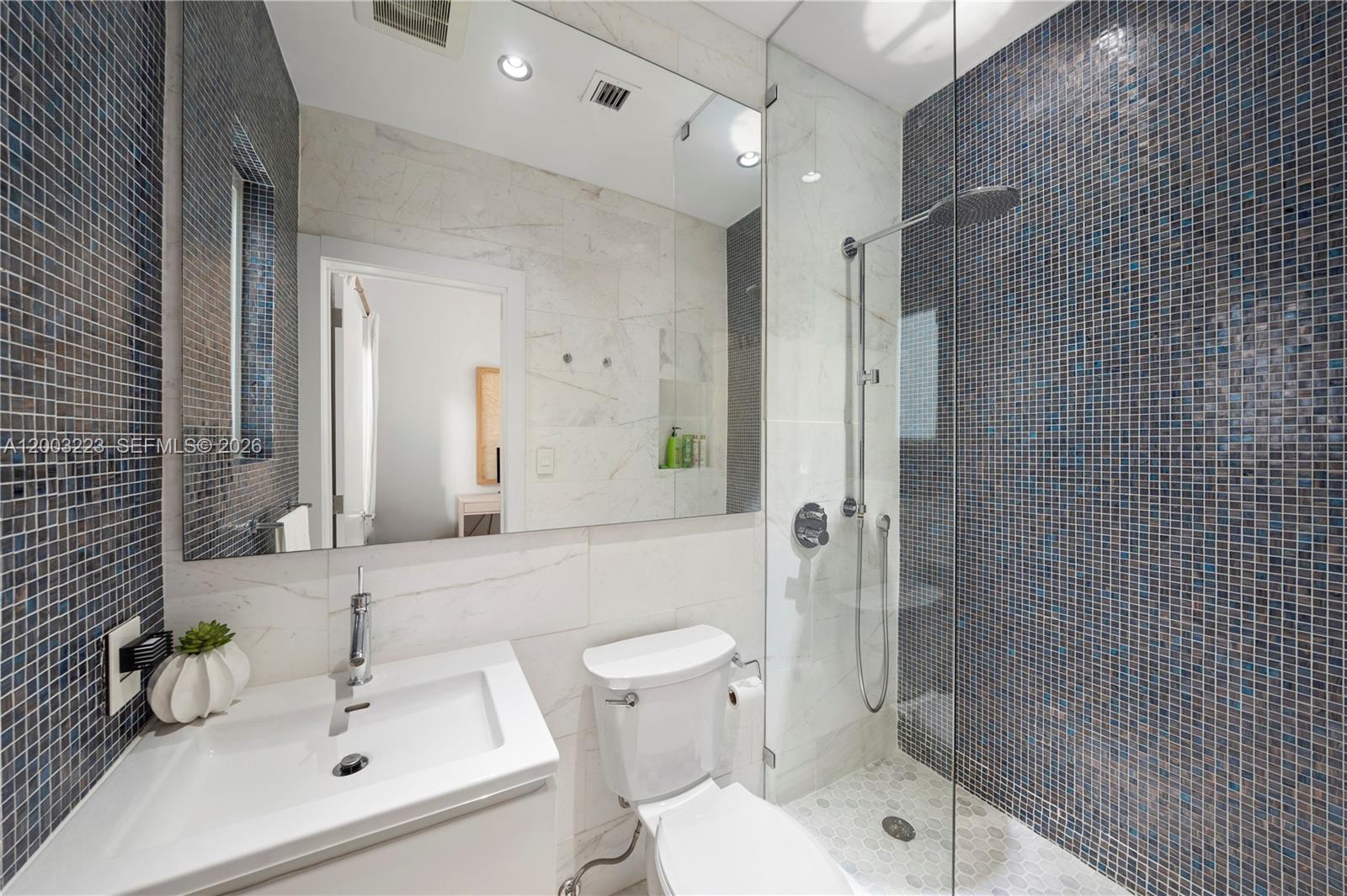 330 E San Marino Dr Miami Beach, FL 33139