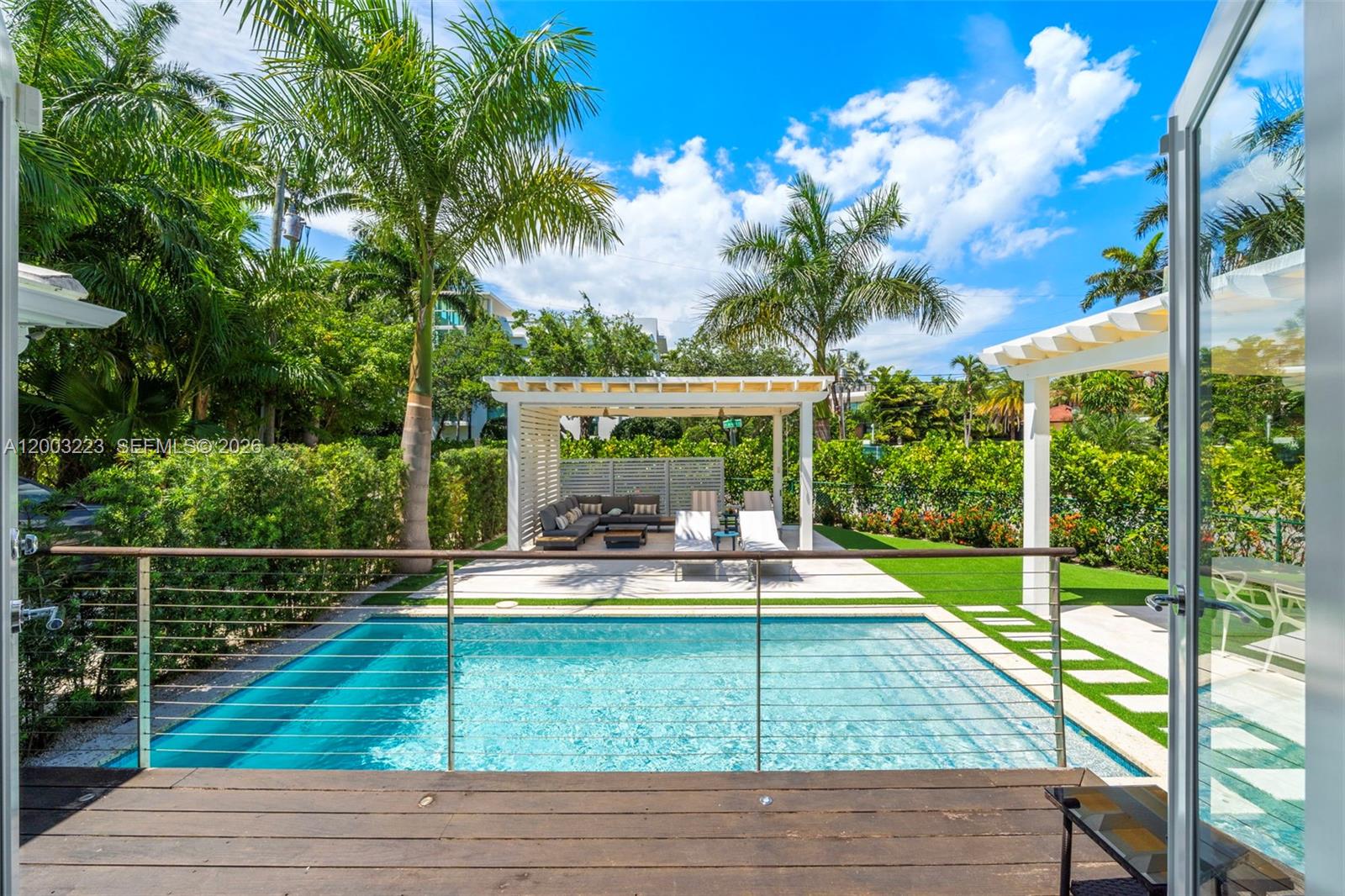 330 E San Marino Dr Miami Beach, FL 33139