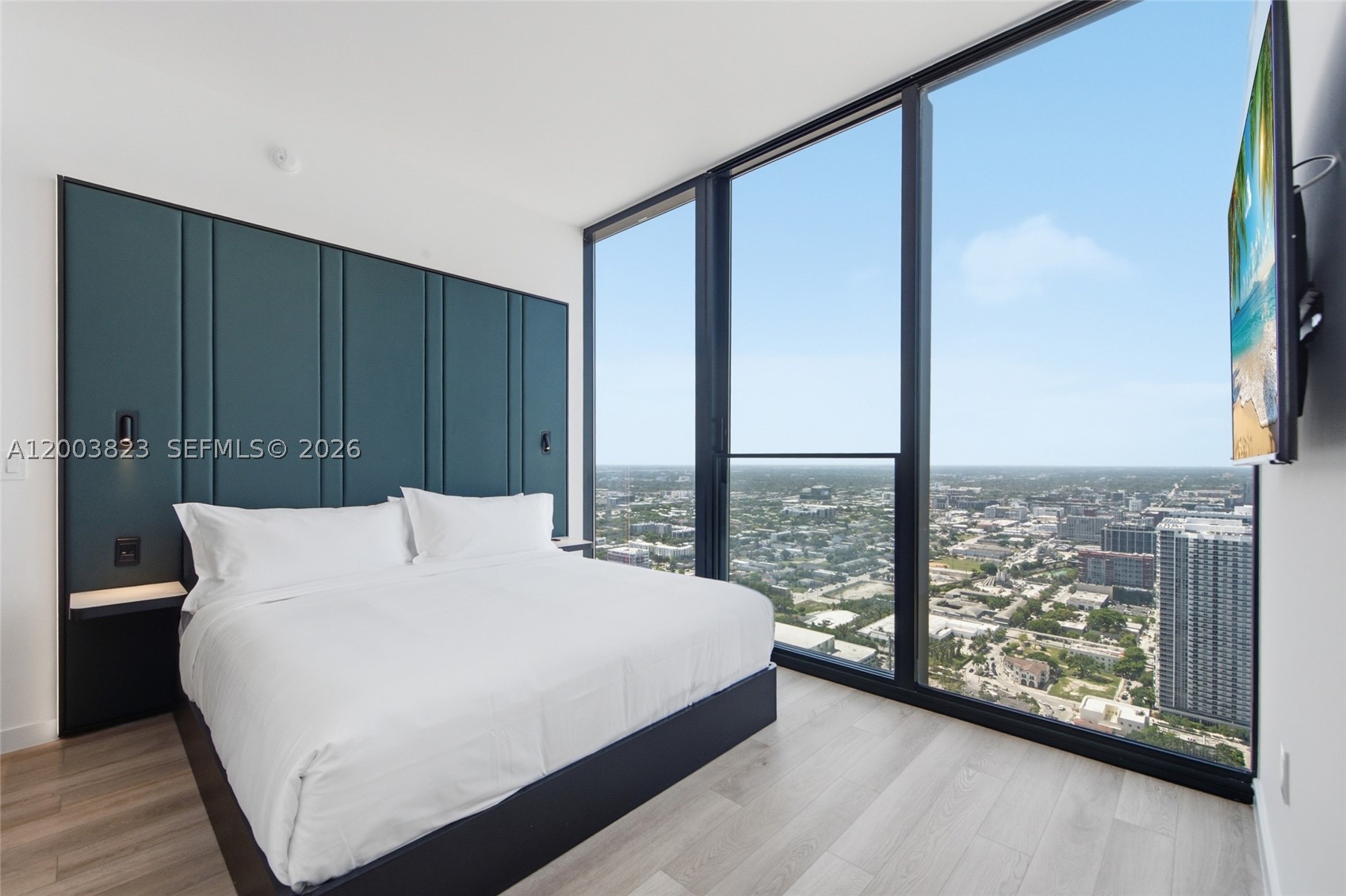 image E11EVEN Hotel & Residences24