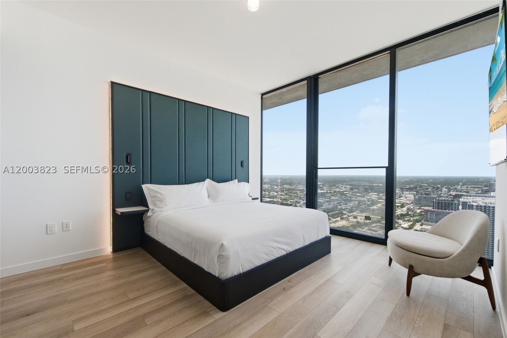 image E11EVEN Hotel & Residences25