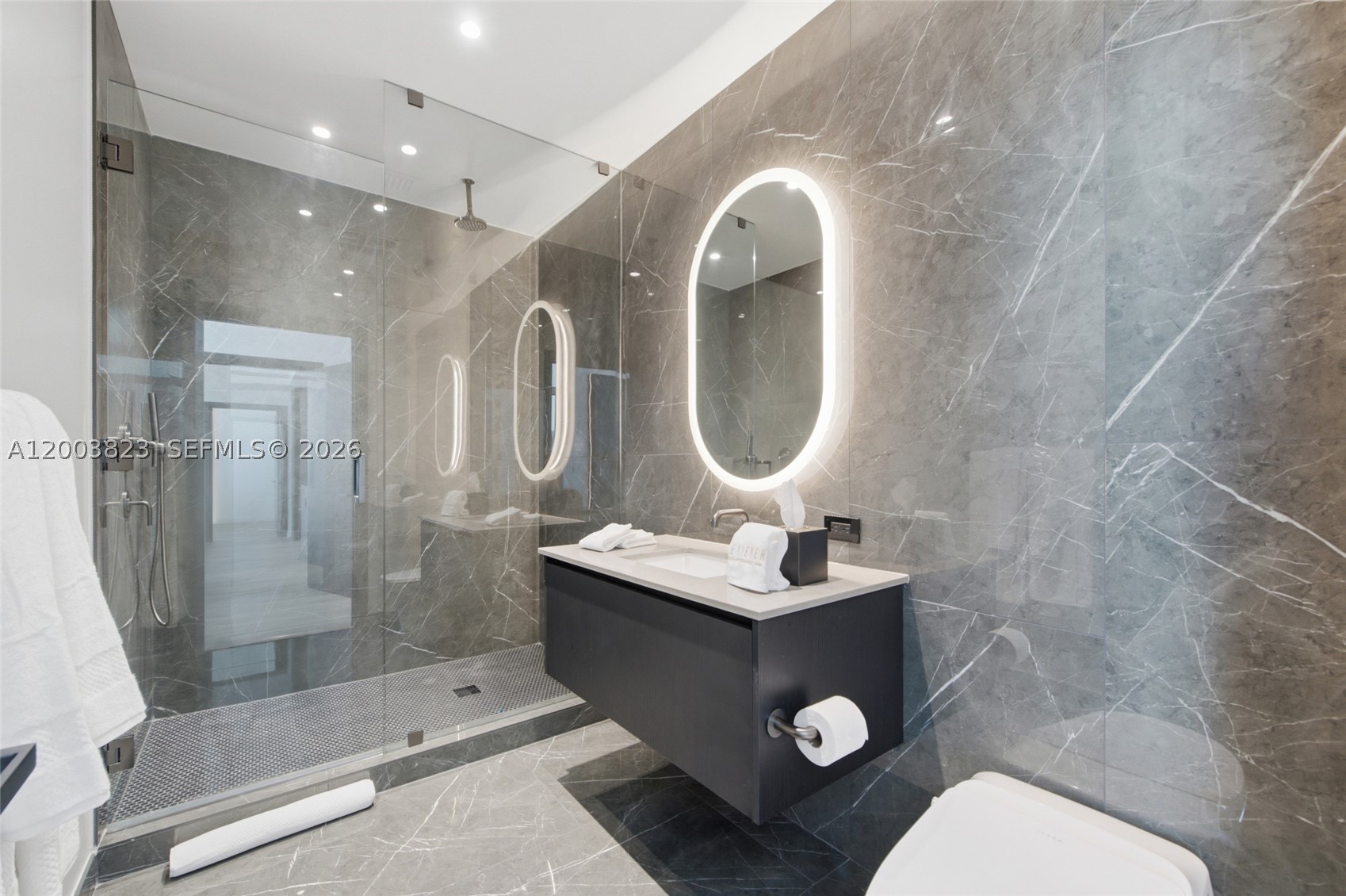 image E11EVEN Hotel & Residences28