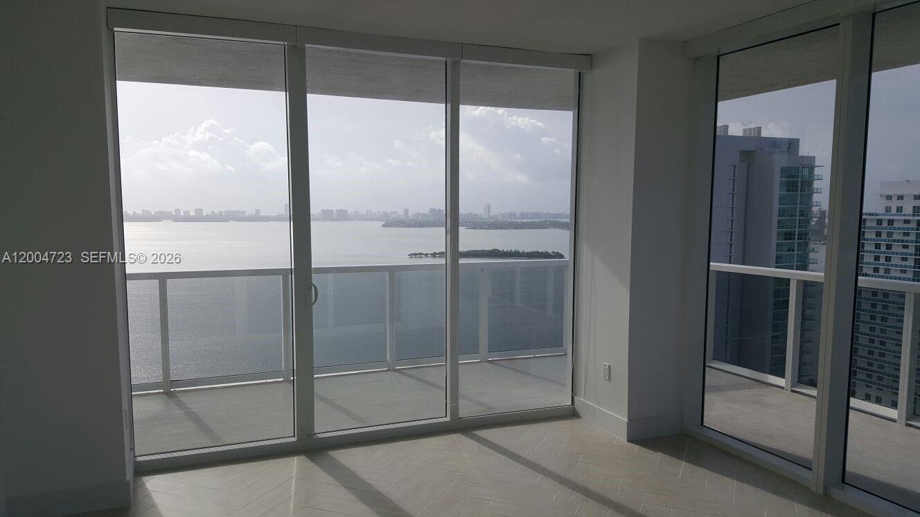 image Bay House2
