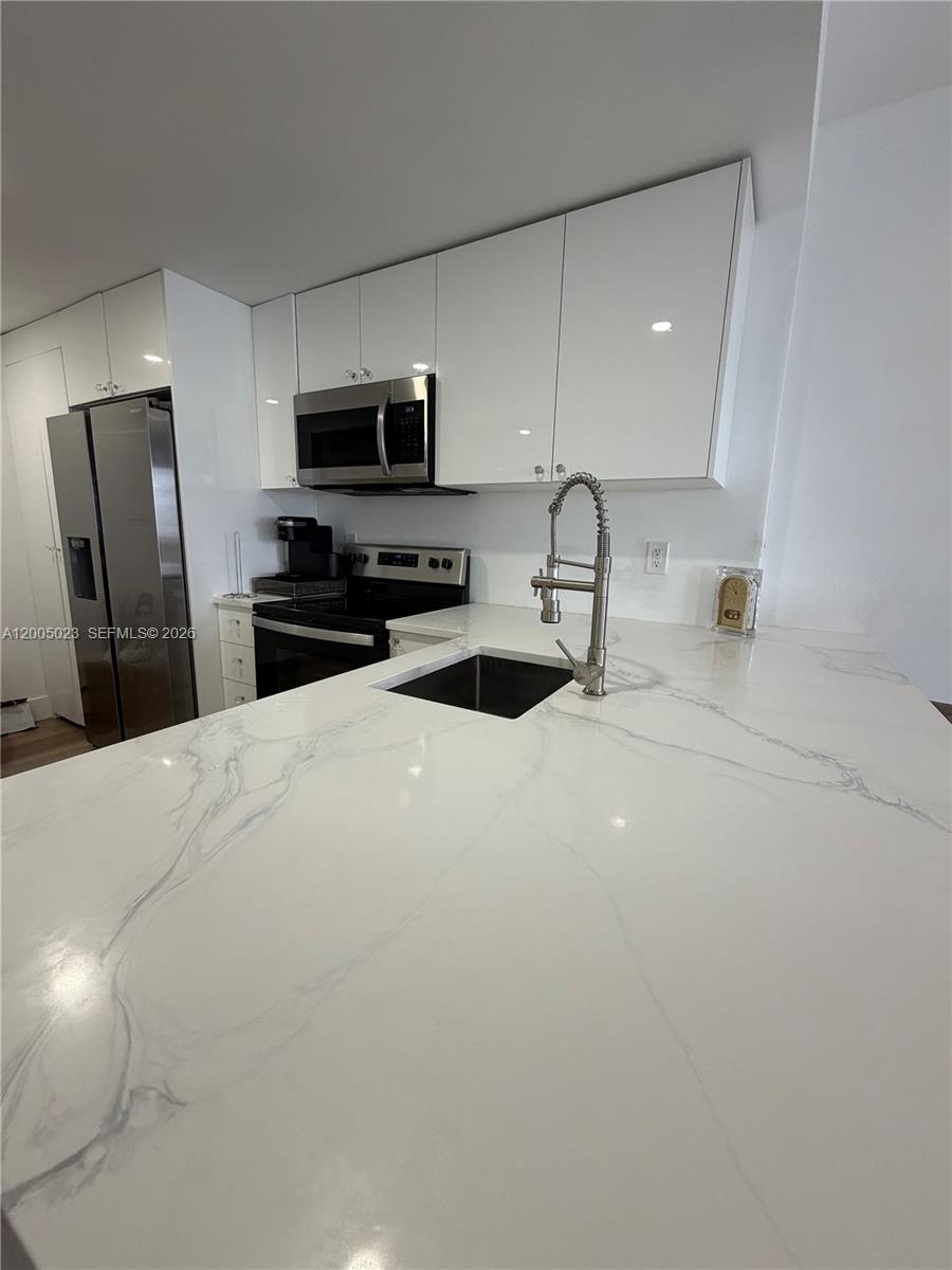 10275 Collins Ave #1502 Bal Harbour, FL 33154