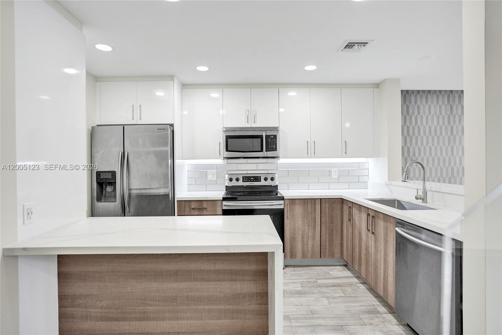 2062 E Discovery Cir E