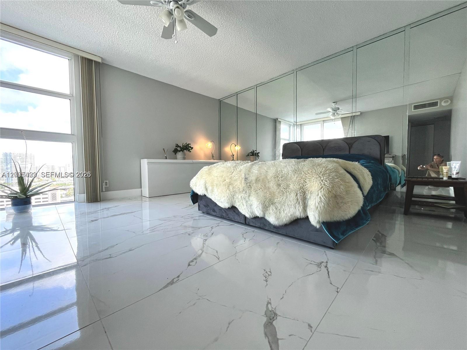 image Arlen House East17