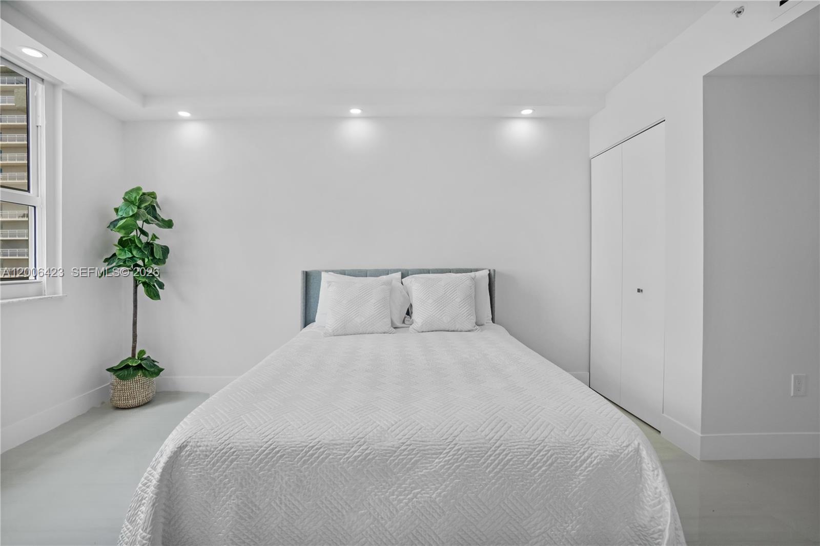 1155 Brickell Bay Dr #2003 Miami, FL 33131