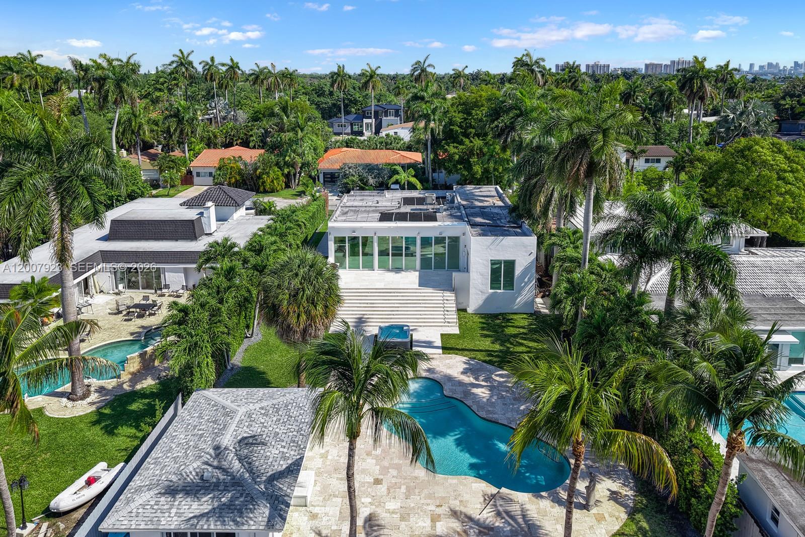 1090 NE 84th St Miami, FL 33138