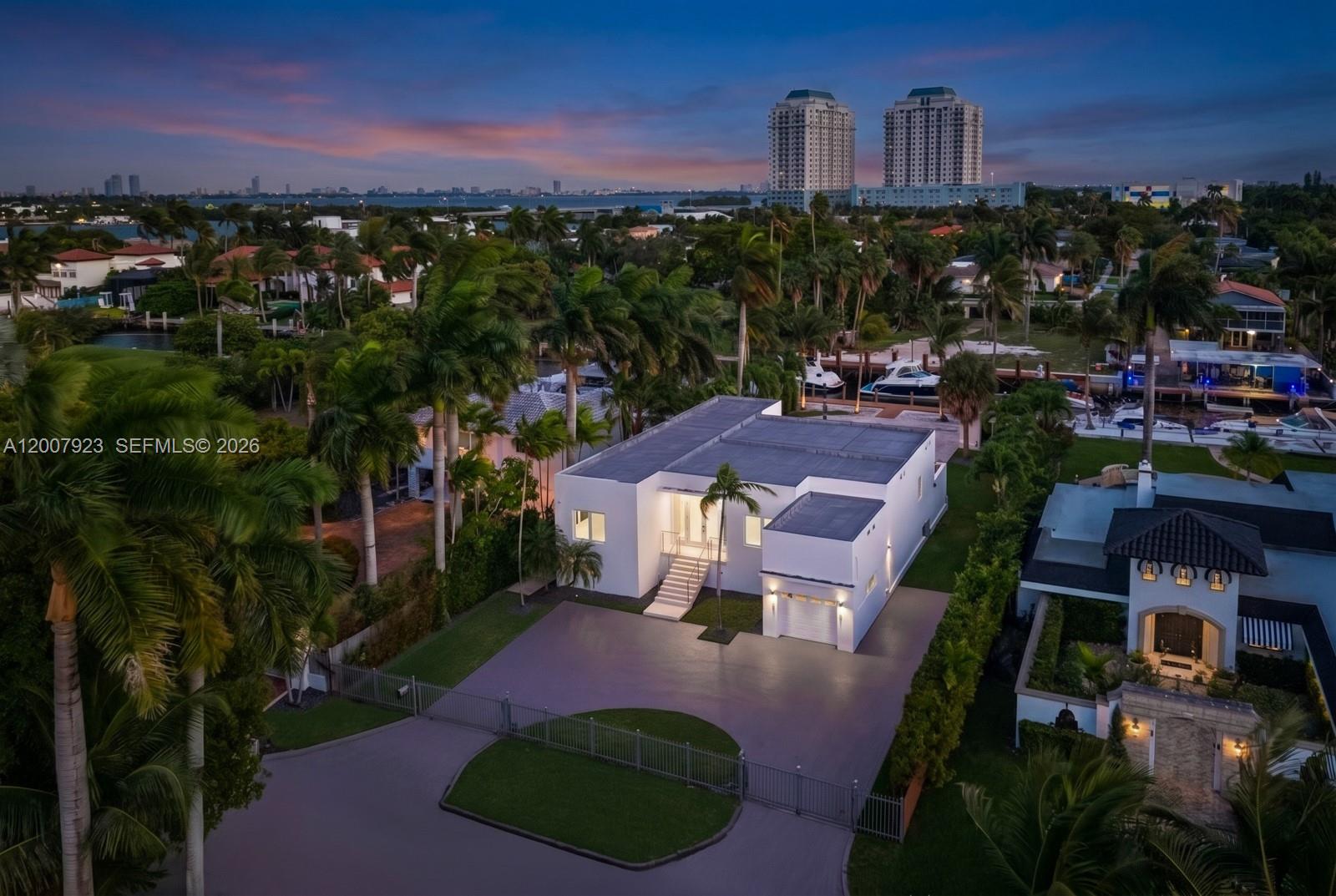 1090 NE 84th St Miami, FL 33138