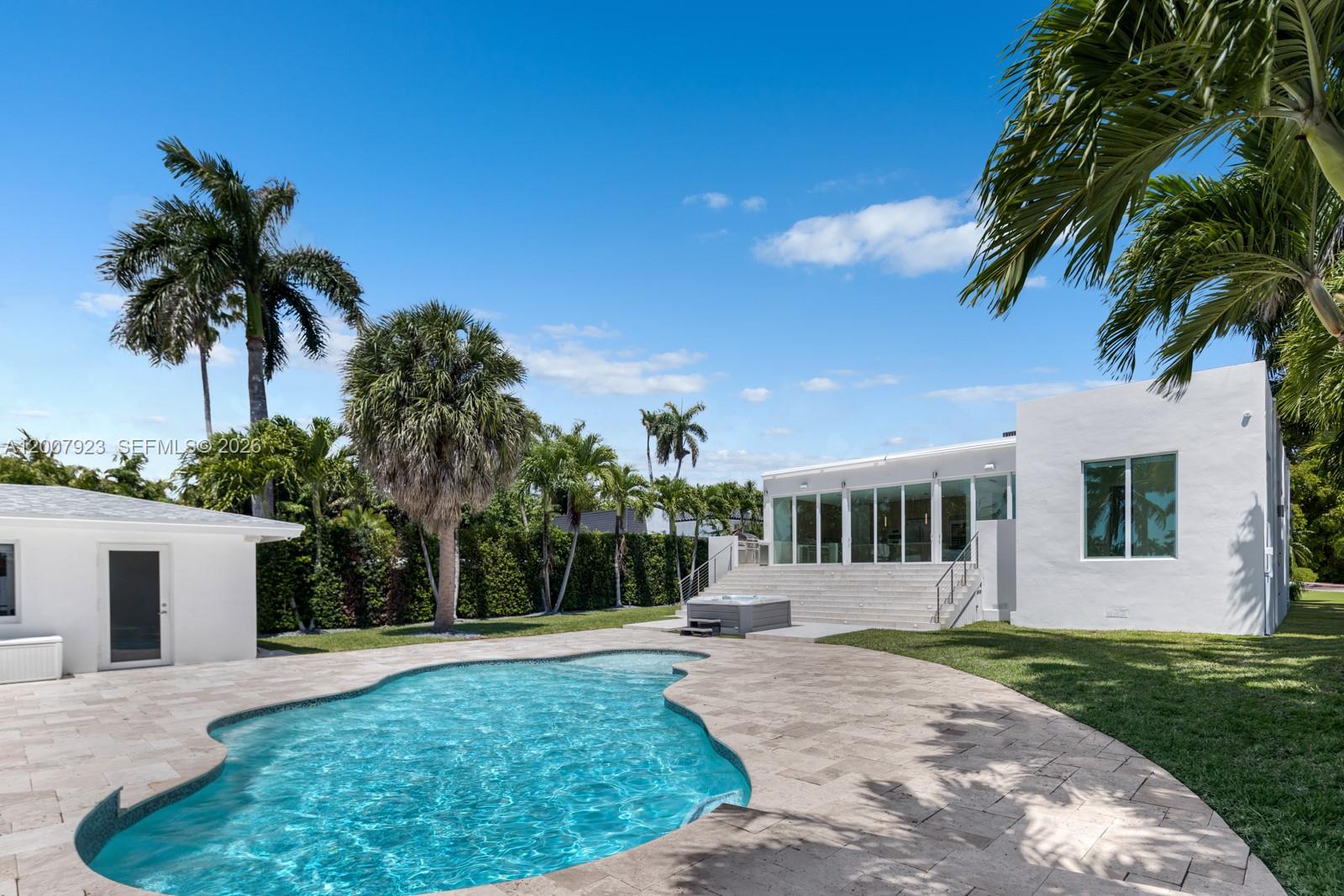 1090 NE 84th St Miami, FL 33138