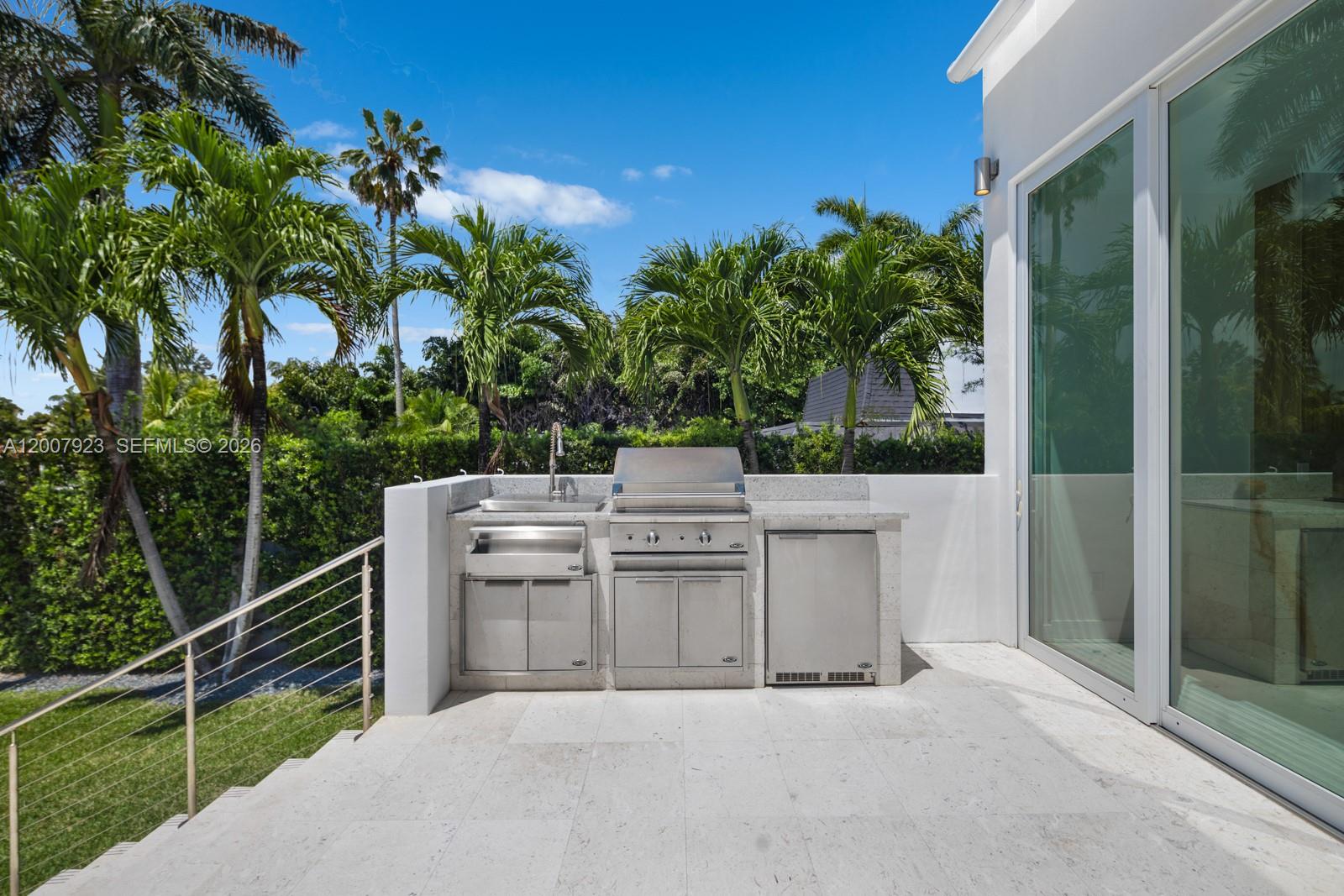 1090 NE 84th St Miami, FL 33138