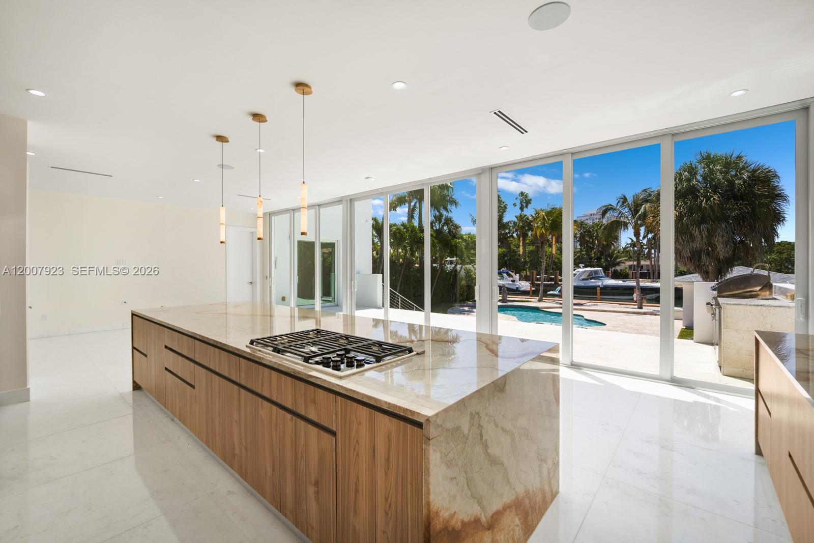 1090 NE 84th St Miami, FL 33138