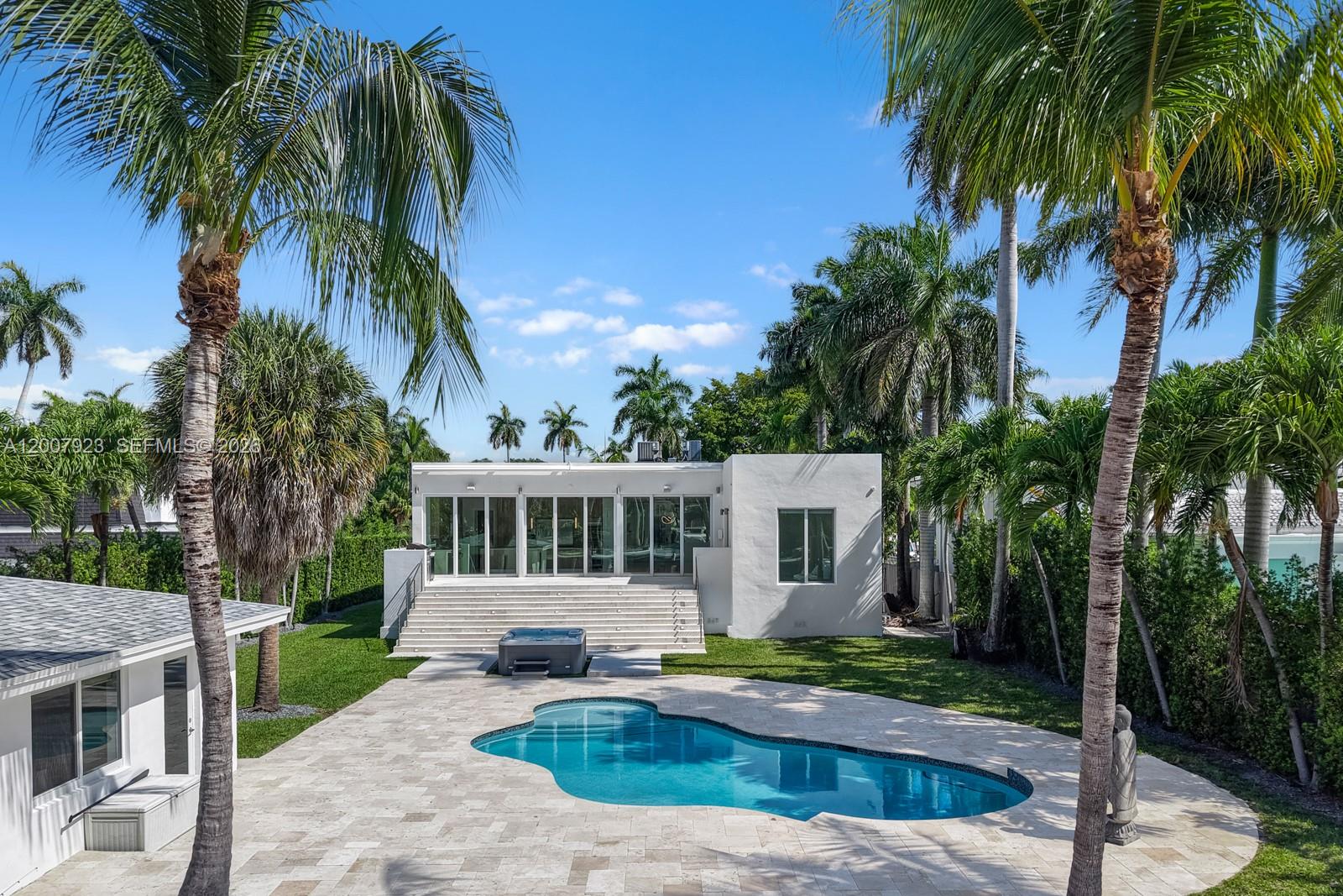 1090 NE 84th St Miami, FL 33138