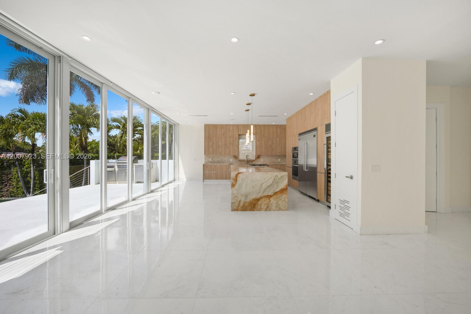 1090 NE 84th St Miami, FL 33138