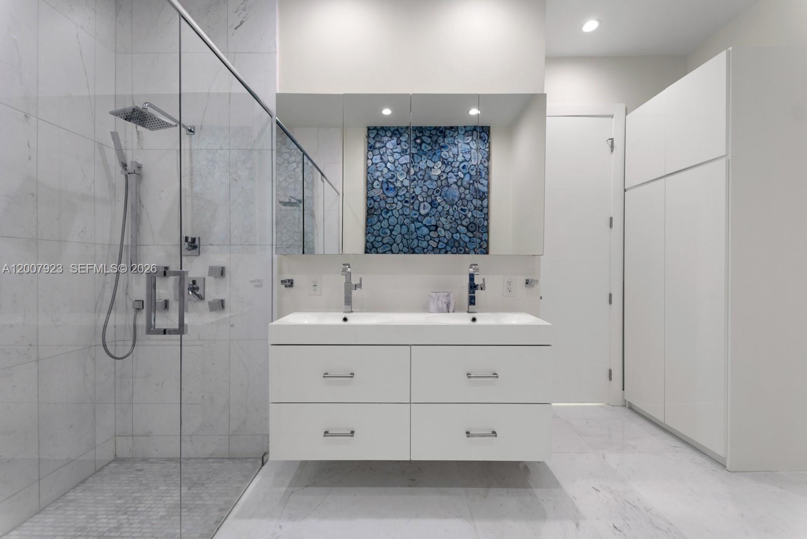 1090 NE 84th St Miami, FL 33138