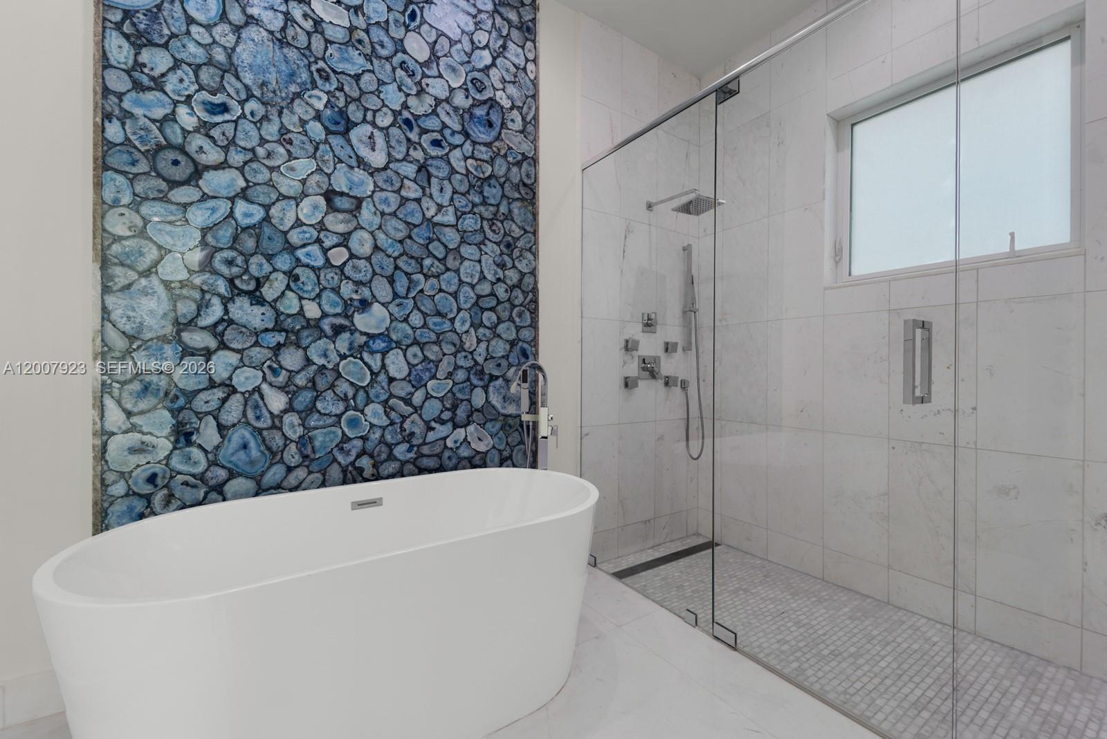 1090 NE 84th St Miami, FL 33138