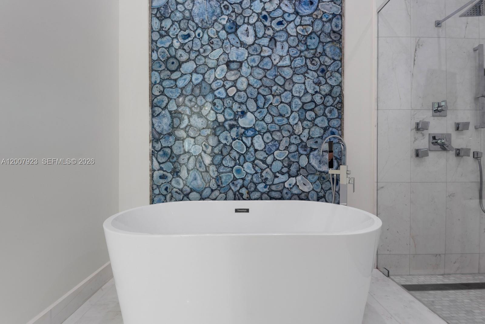 1090 NE 84th St Miami, FL 33138