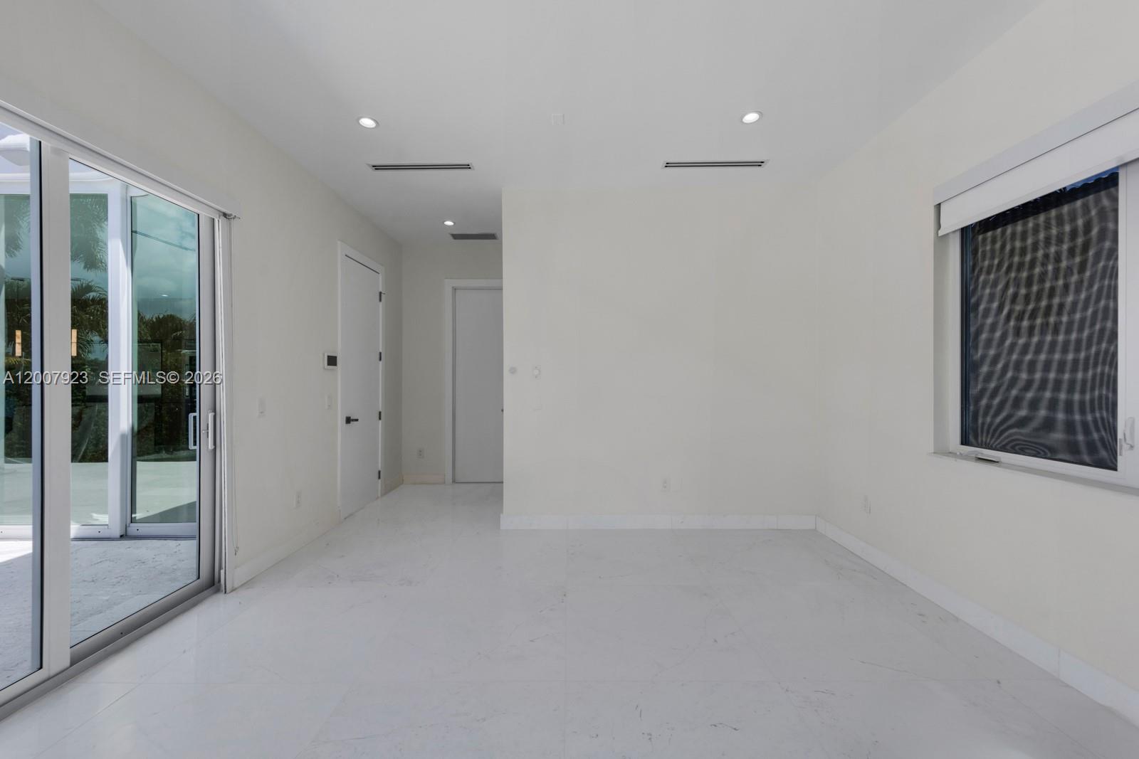 1090 NE 84th St Miami, FL 33138