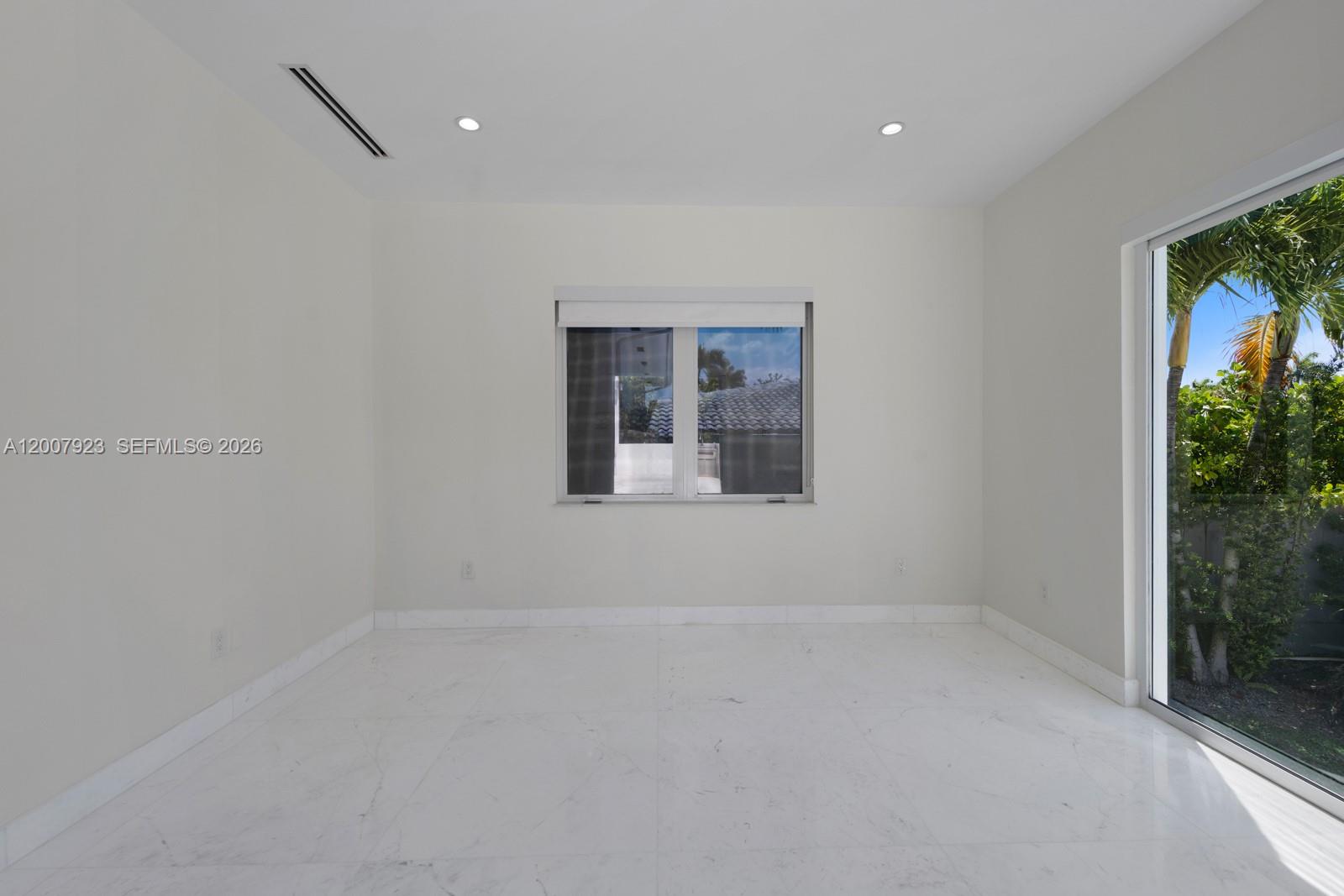 1090 NE 84th St Miami, FL 33138