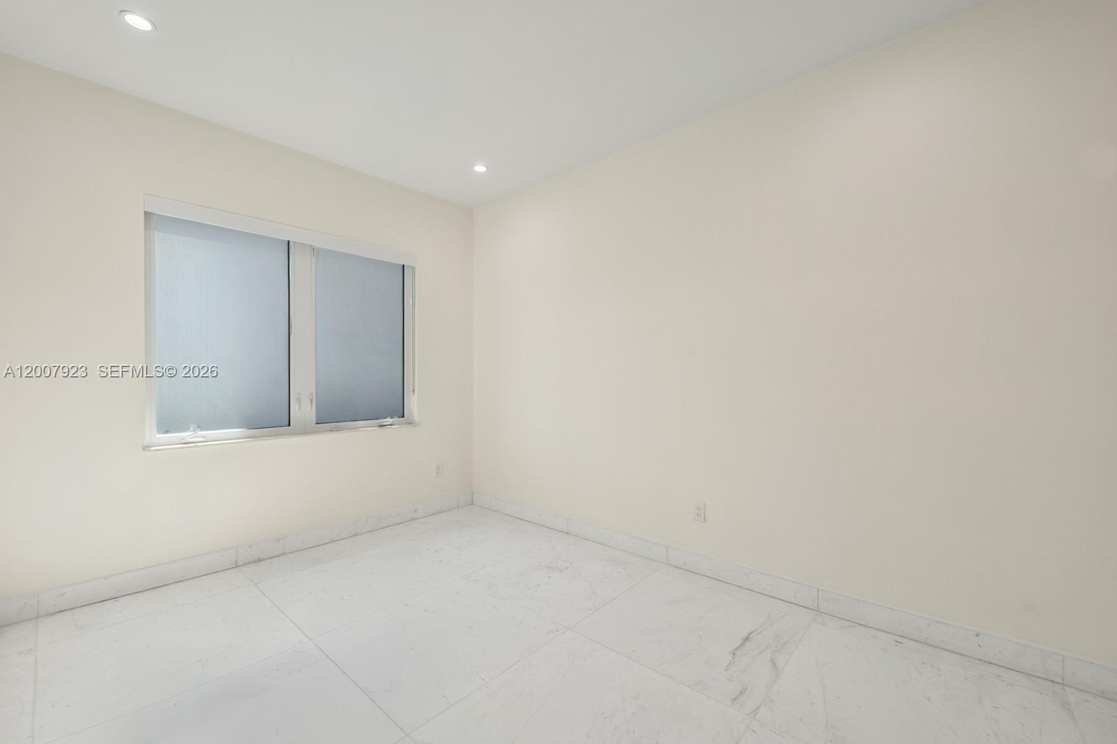 1090 NE 84th St Miami, FL 33138