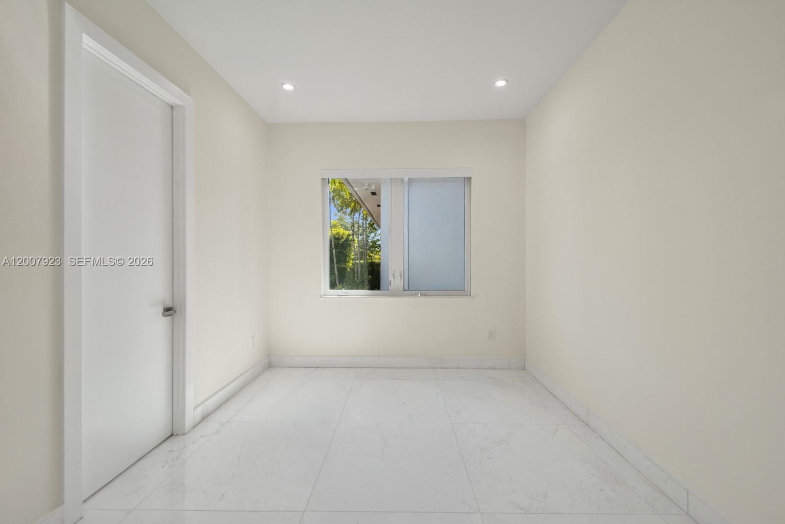 1090 NE 84th St Miami, FL 33138