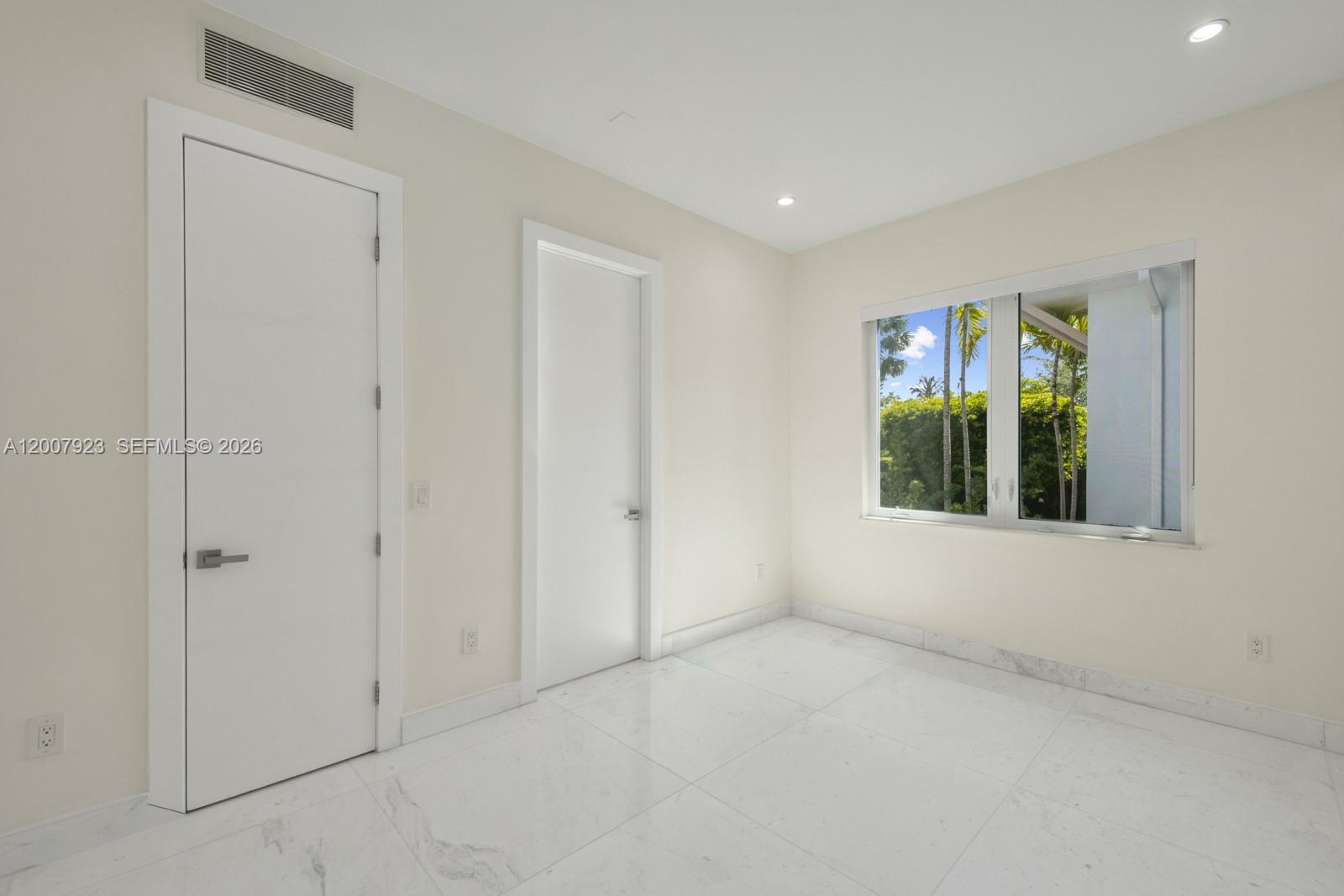 1090 NE 84th St Miami, FL 33138