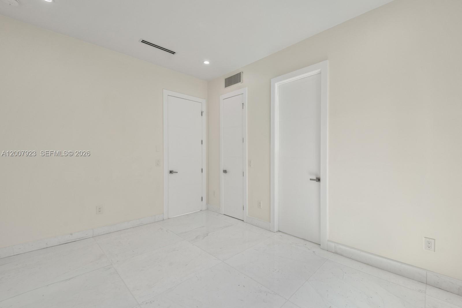 1090 NE 84th St Miami, FL 33138