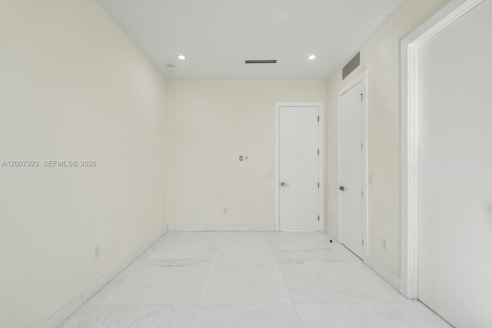 1090 NE 84th St Miami, FL 33138