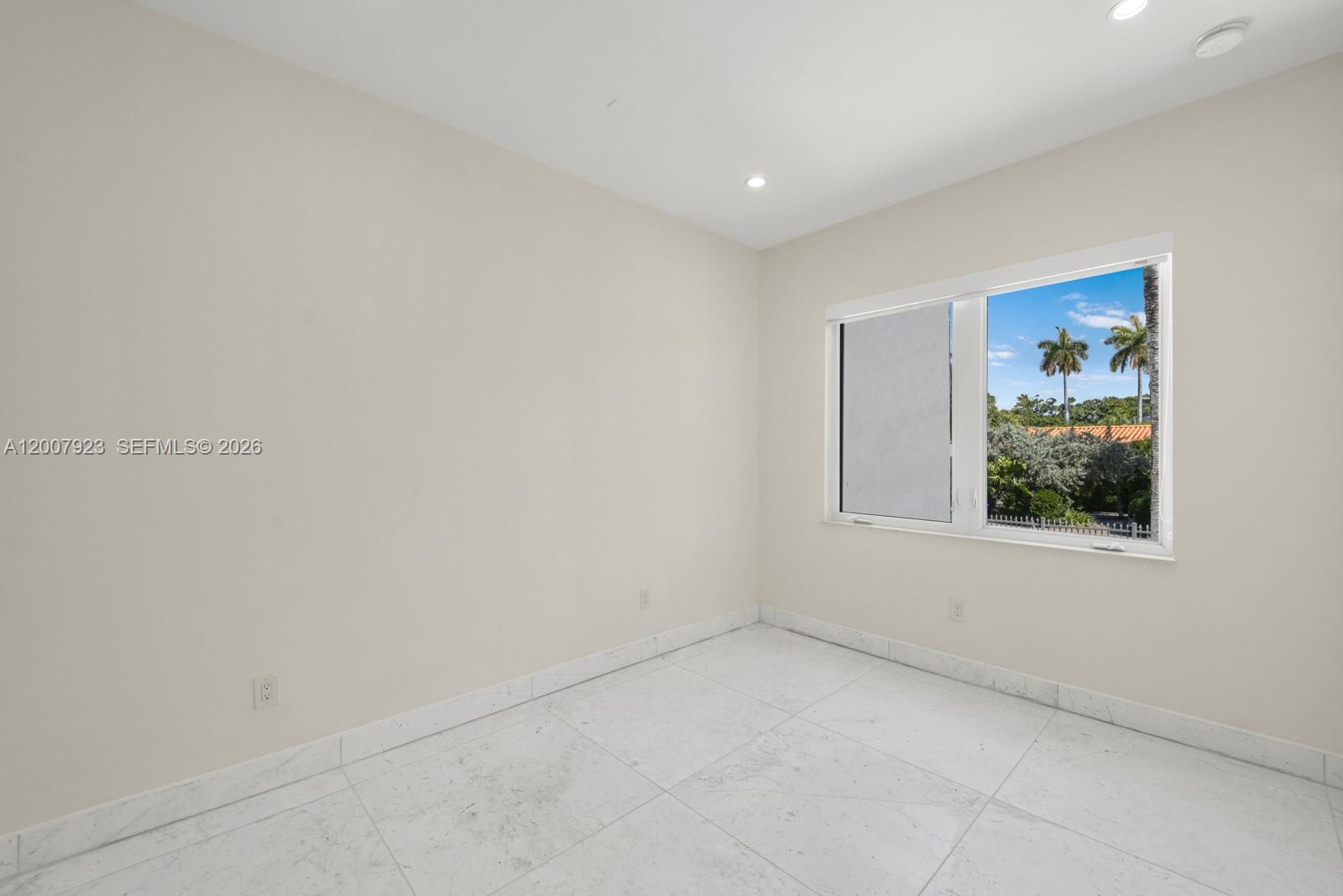 1090 NE 84th St Miami, FL 33138