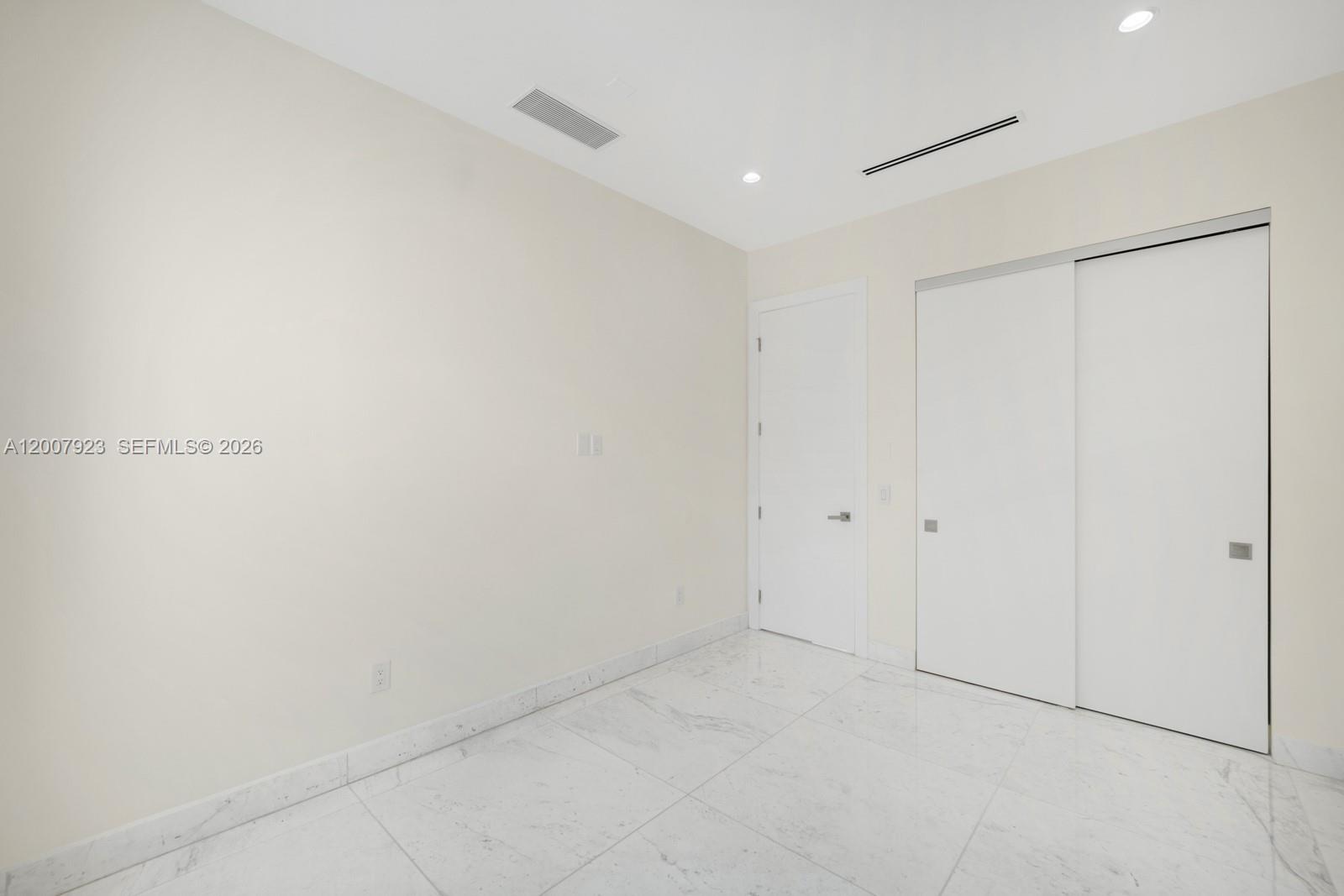 1090 NE 84th St Miami, FL 33138