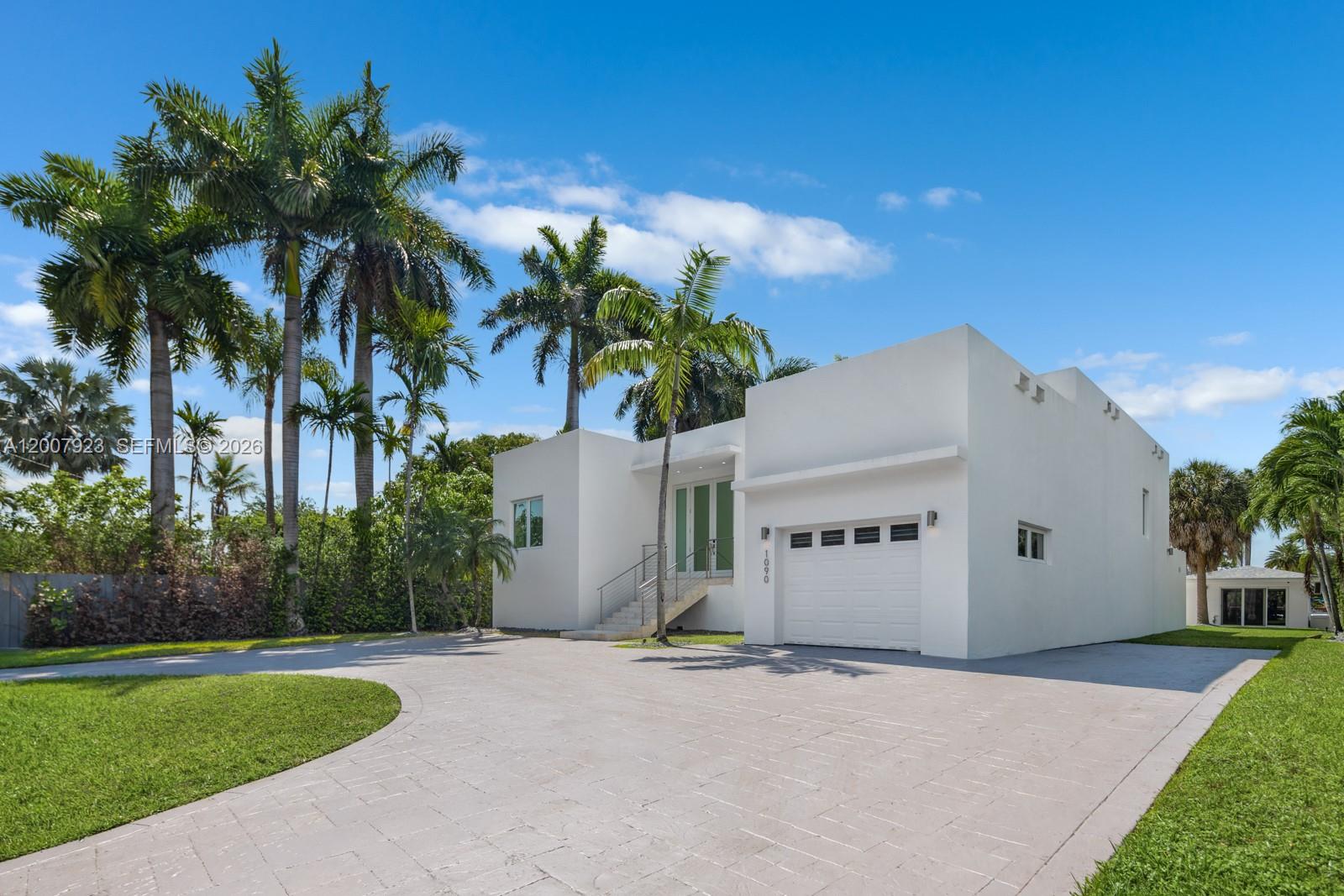 1090 NE 84th St Miami, FL 33138