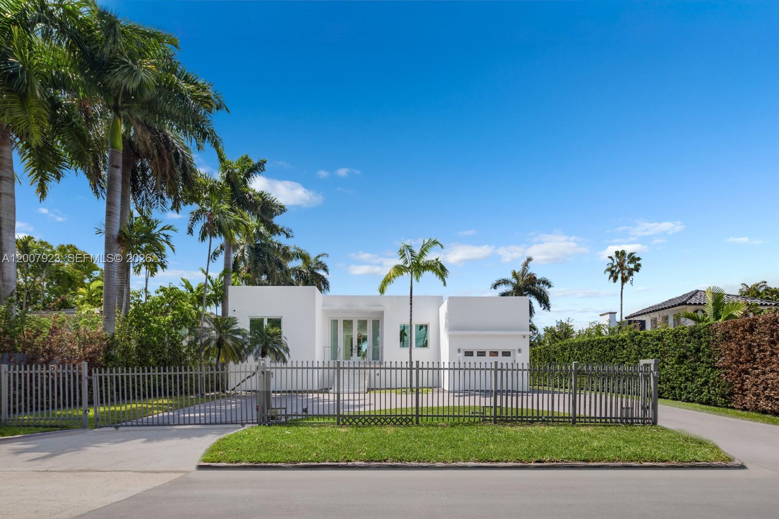 1090 NE 84th St Miami, FL 33138