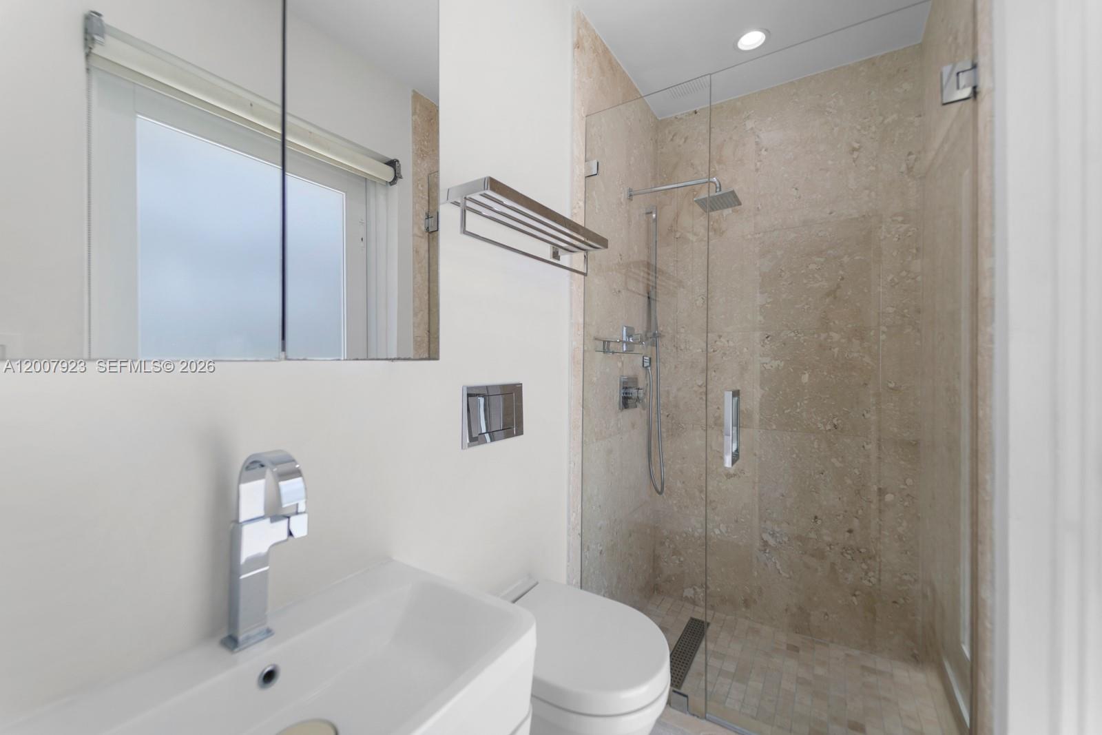 1090 NE 84th St Miami, FL 33138