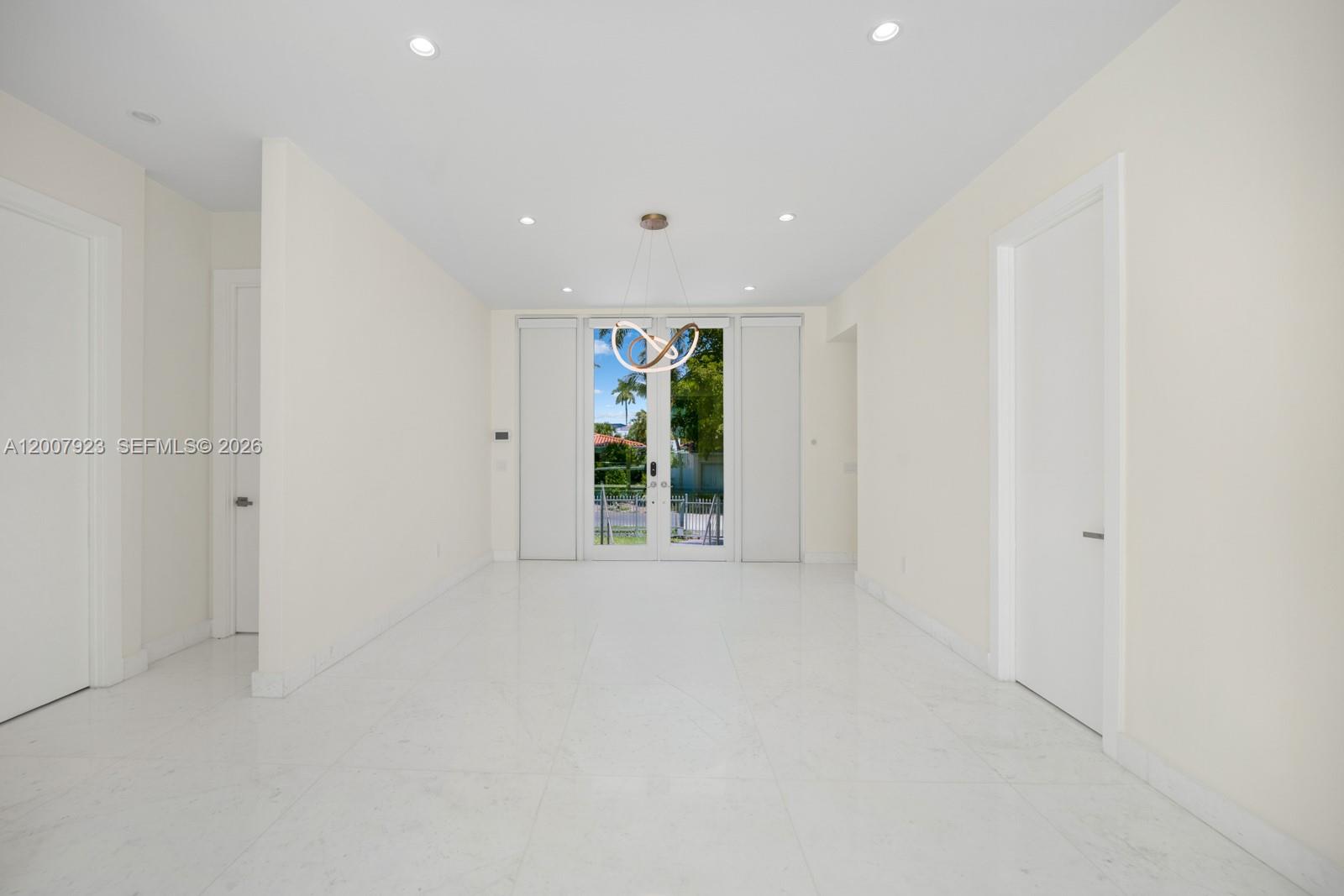 1090 NE 84th St Miami, FL 33138