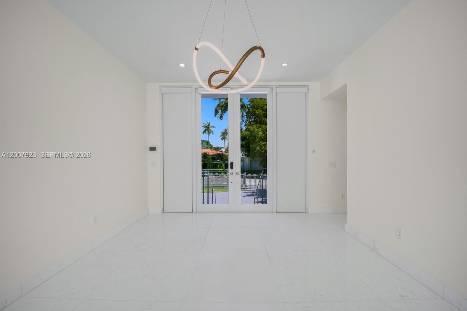 1090 NE 84th St Miami, FL 33138