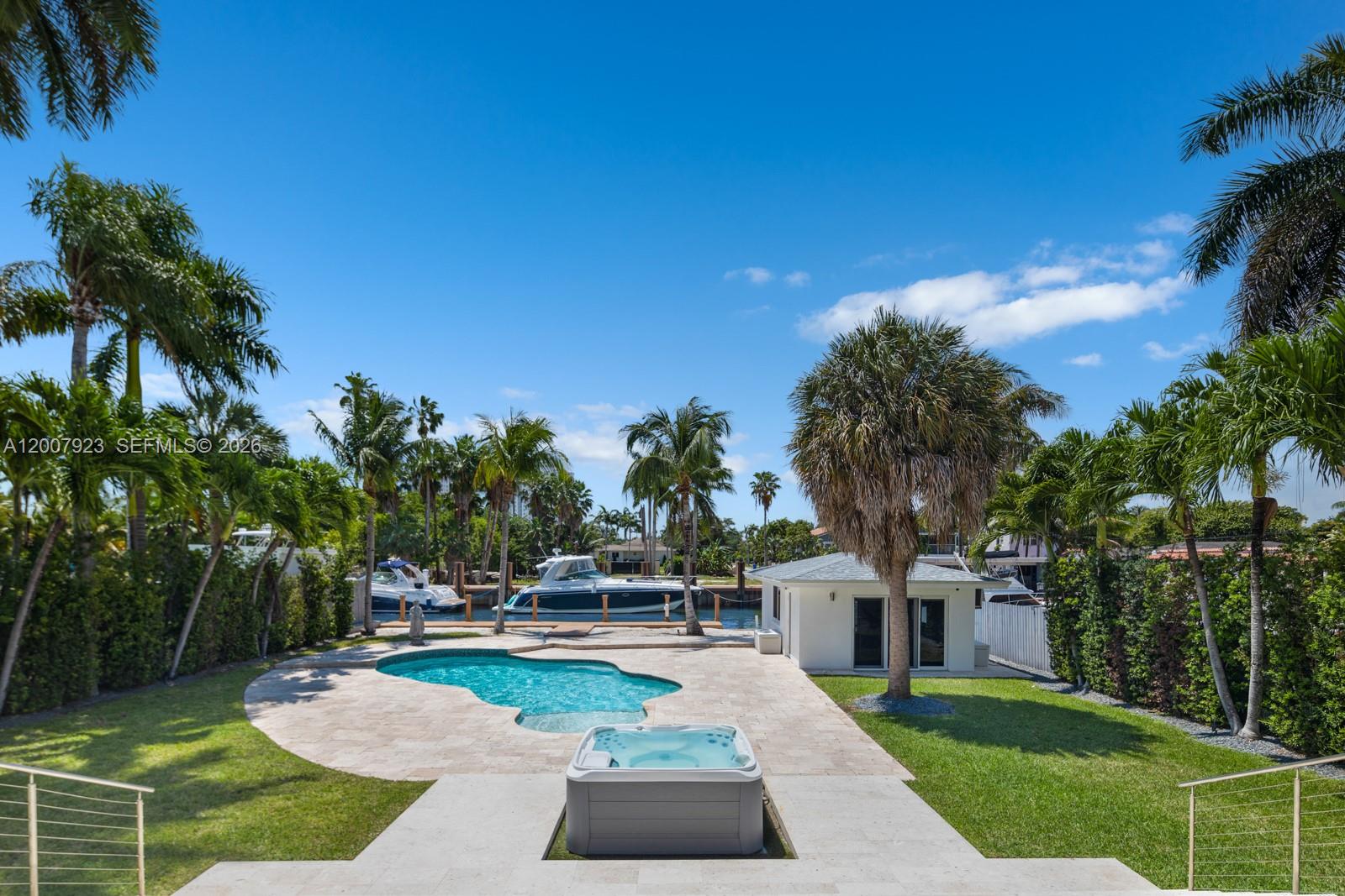 1090 NE 84th St Miami, FL 33138