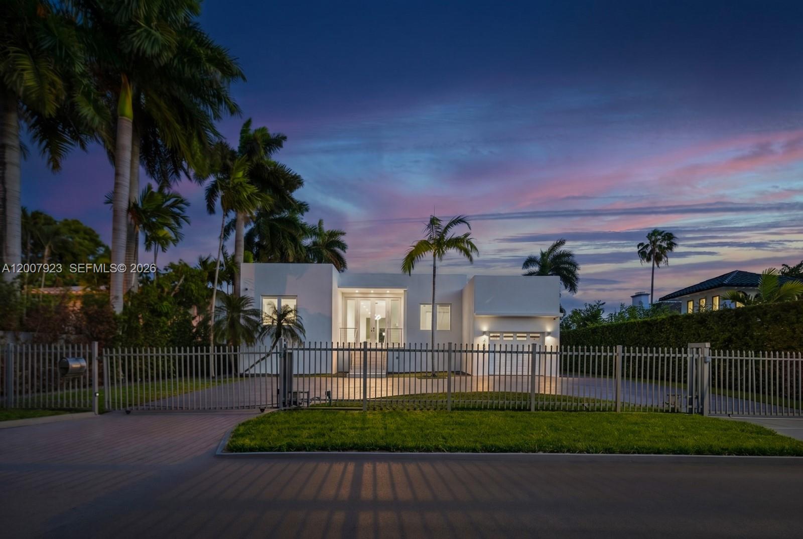 1090 NE 84th St Miami, FL 33138