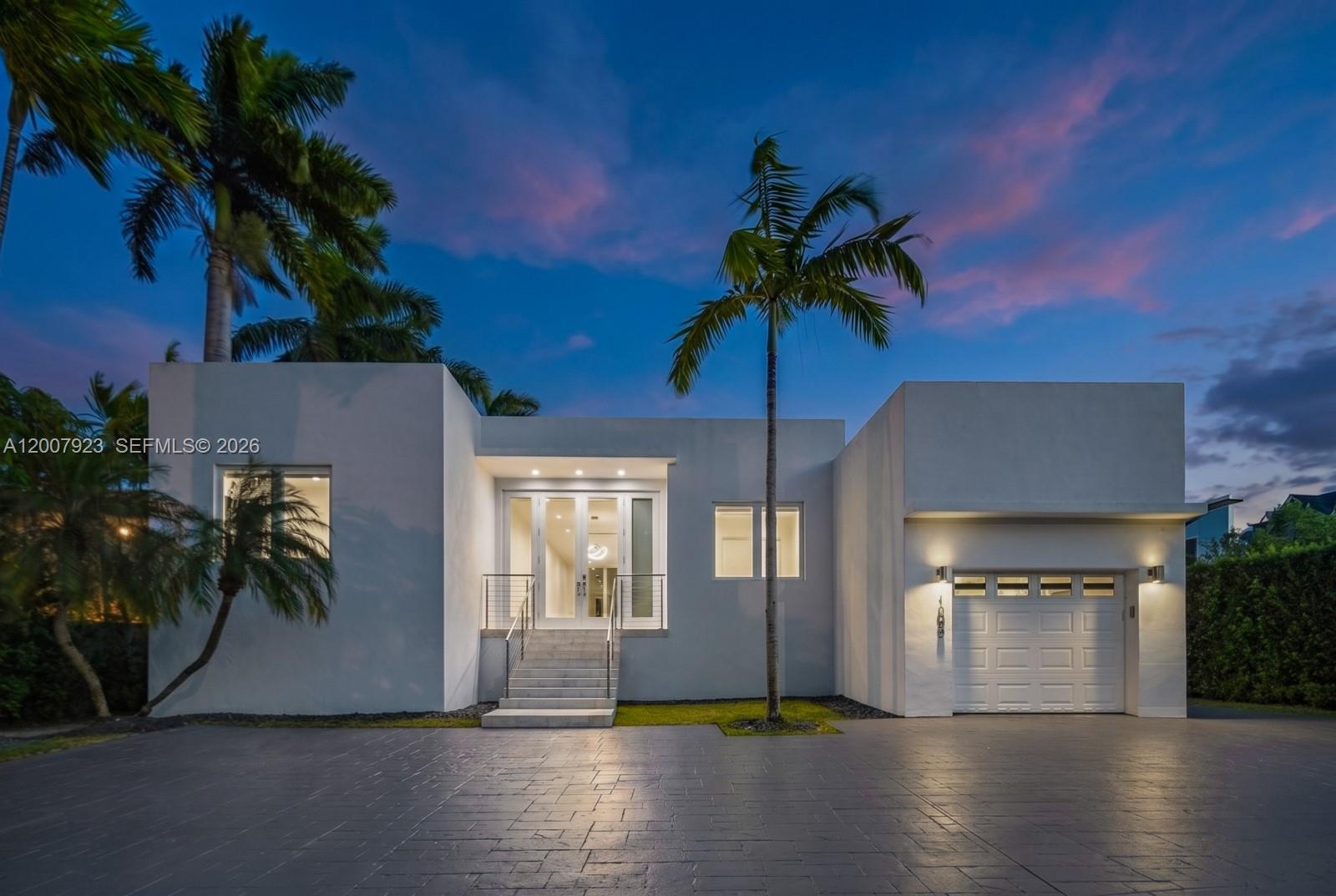 1090 NE 84th St Miami, FL 33138