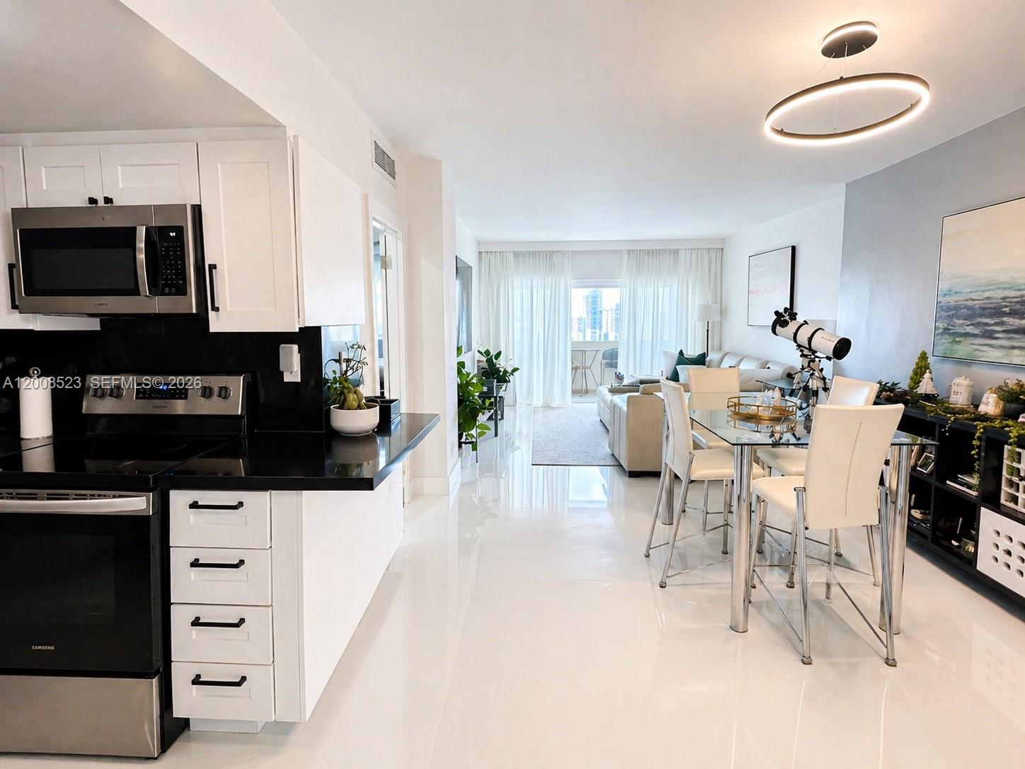 image Arlen House Condo0