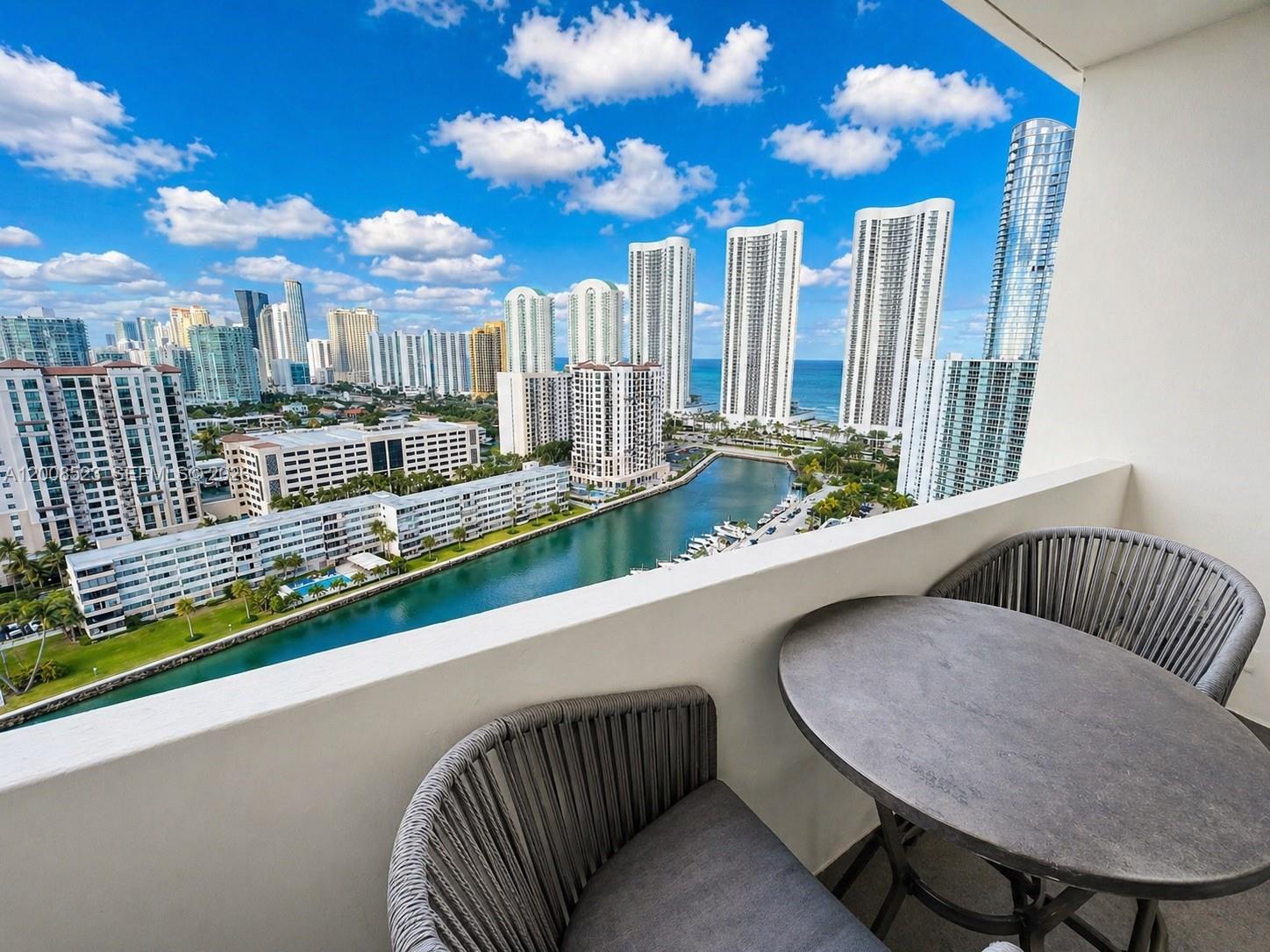 image Arlen House Condo10