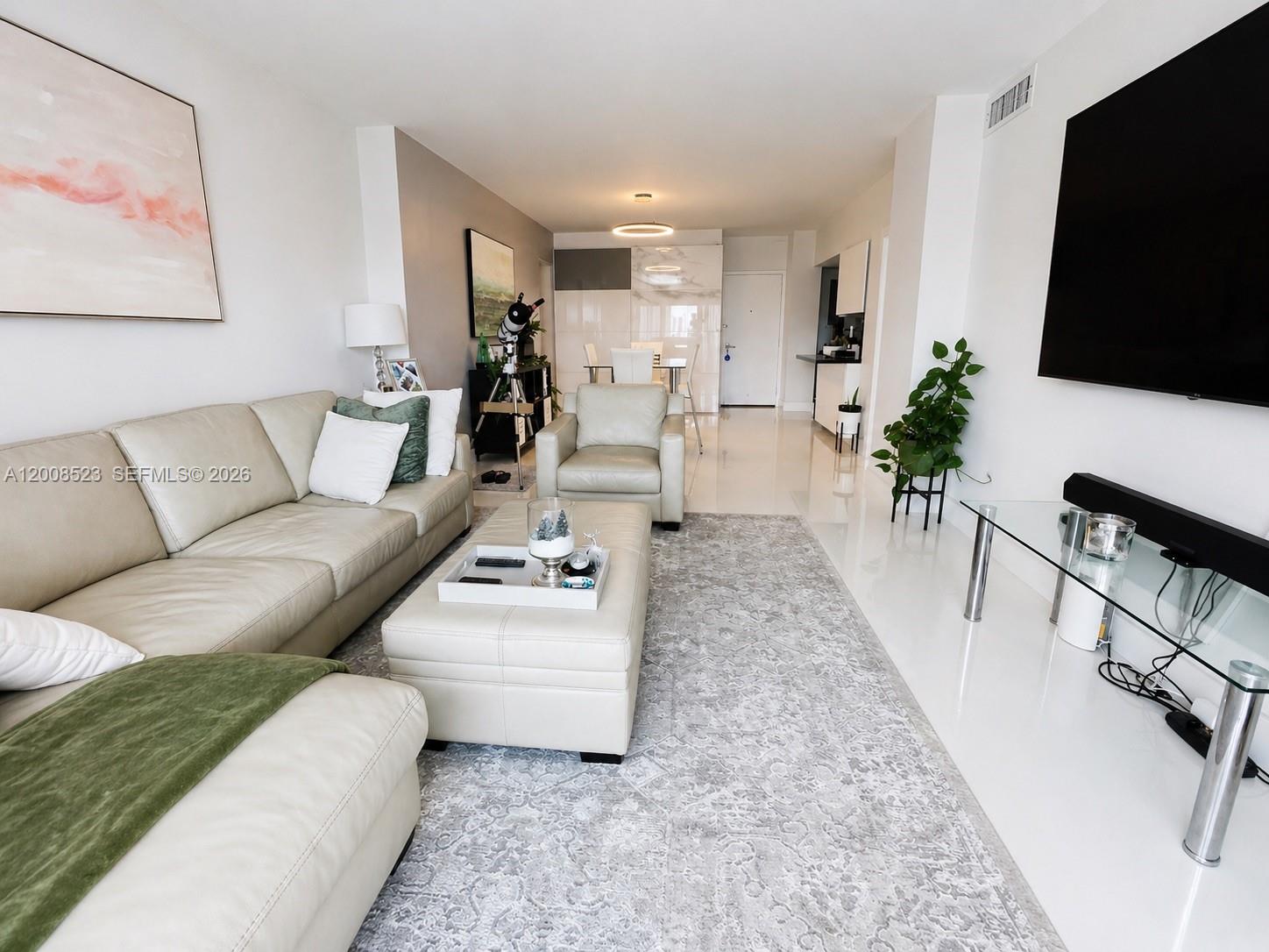 image Arlen House Condo1