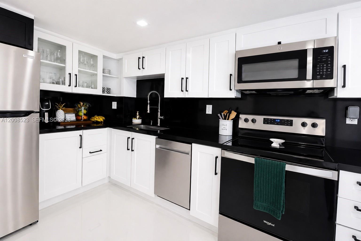 image Arlen House Condo3